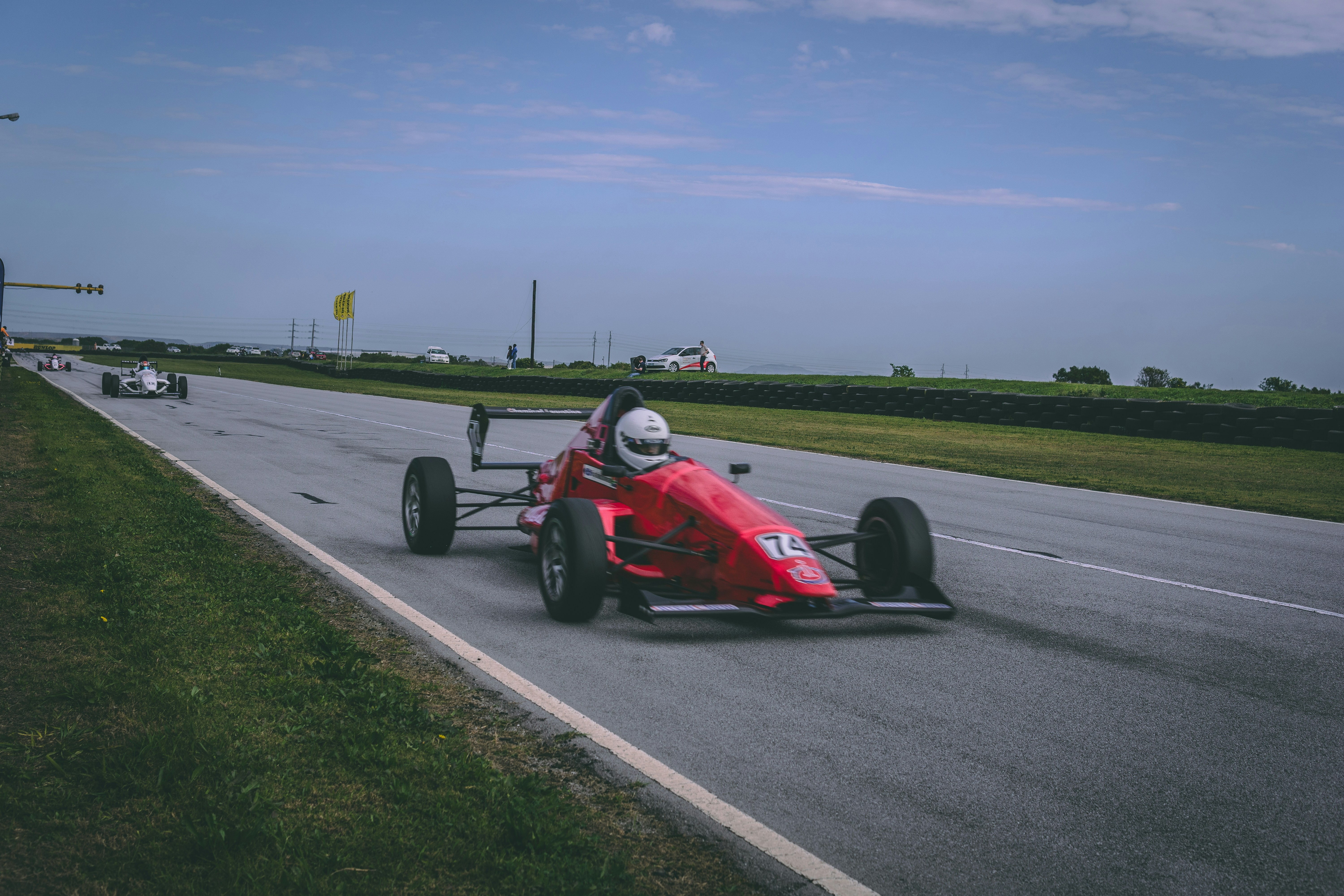 Storslaget rymdkapplöpning: USA och Kina rustar för månens återkomst!