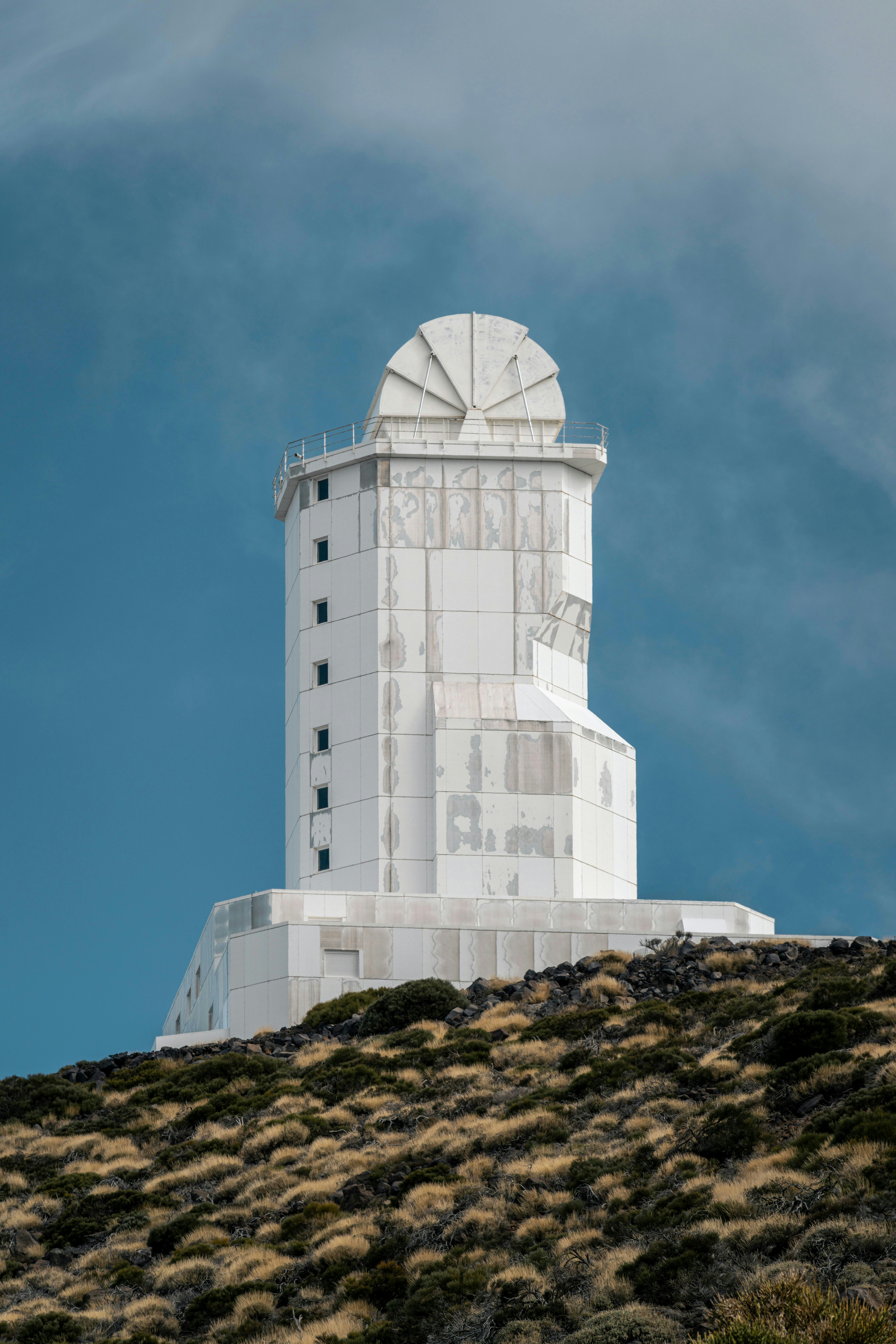 The Human Stories Behind These Cosmic Revelations (image credits: unsplash)