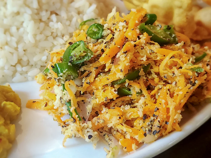 Spiced vegetable dish with green chilli