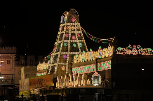 Tirupati Balaji Temple – A Divine Pilgrimage to the Lord of Seven Hills