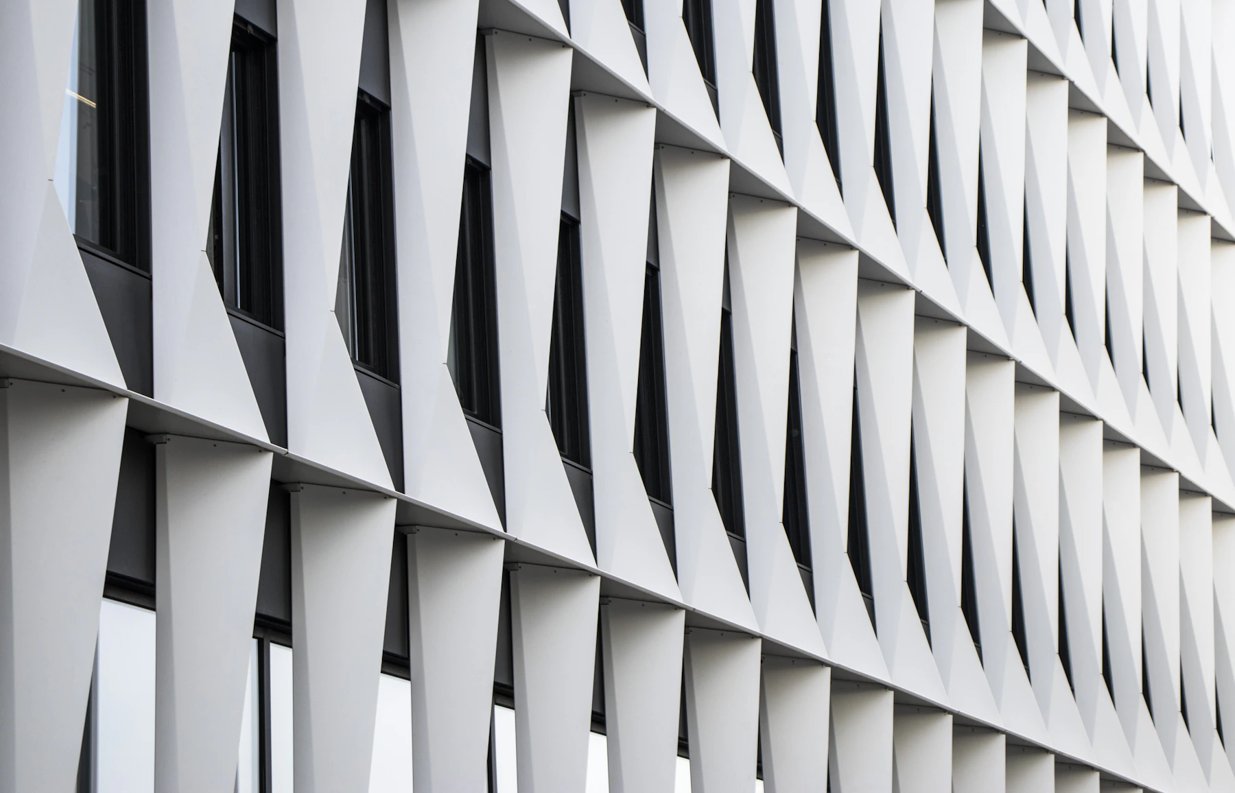 Architectural inspiration: sculptural facade in Villeurbanne, France, not a Reliance project