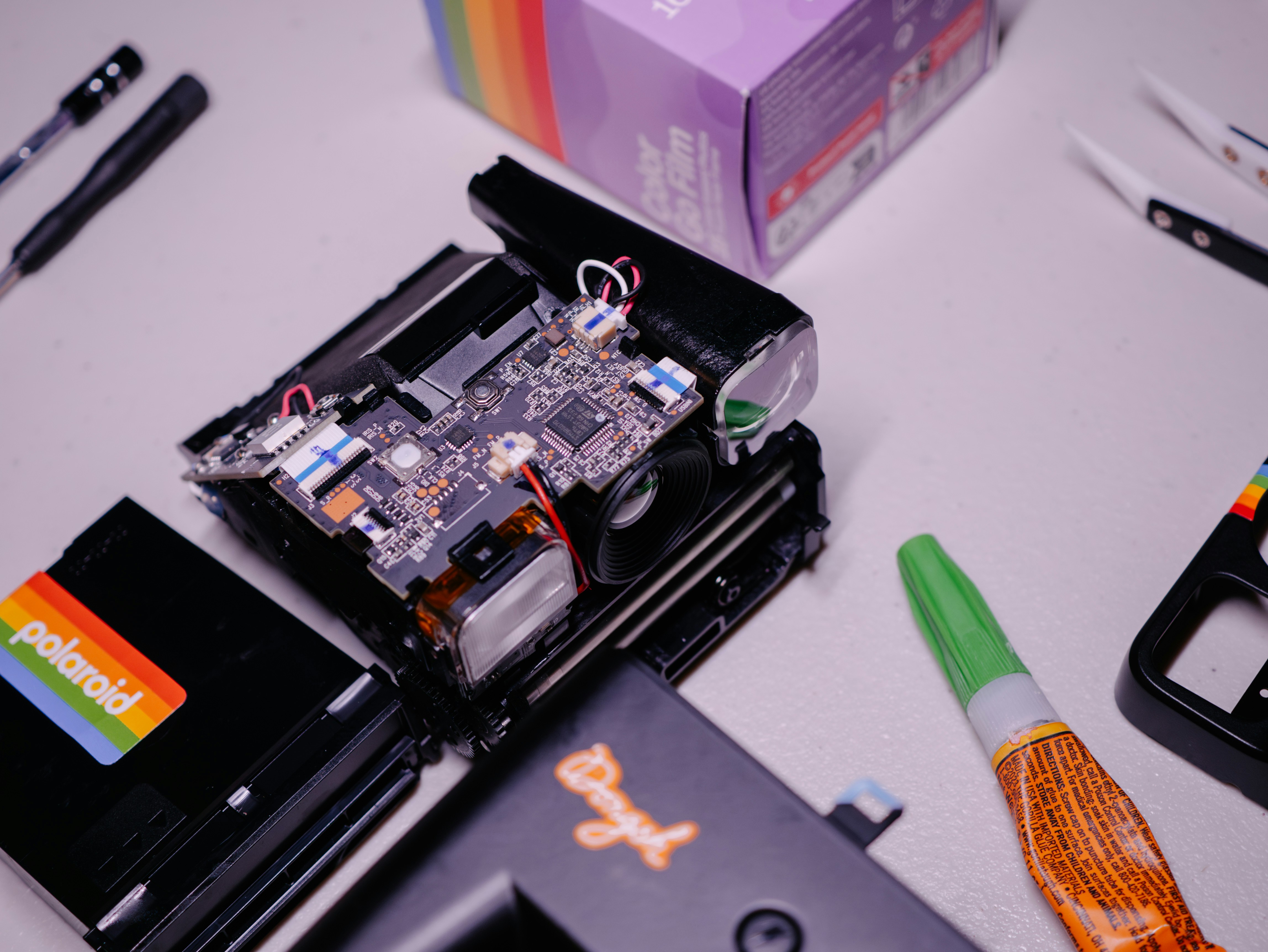 A mess of its own making: Google nerfs second Pixel phone battery this year - Ars Technica