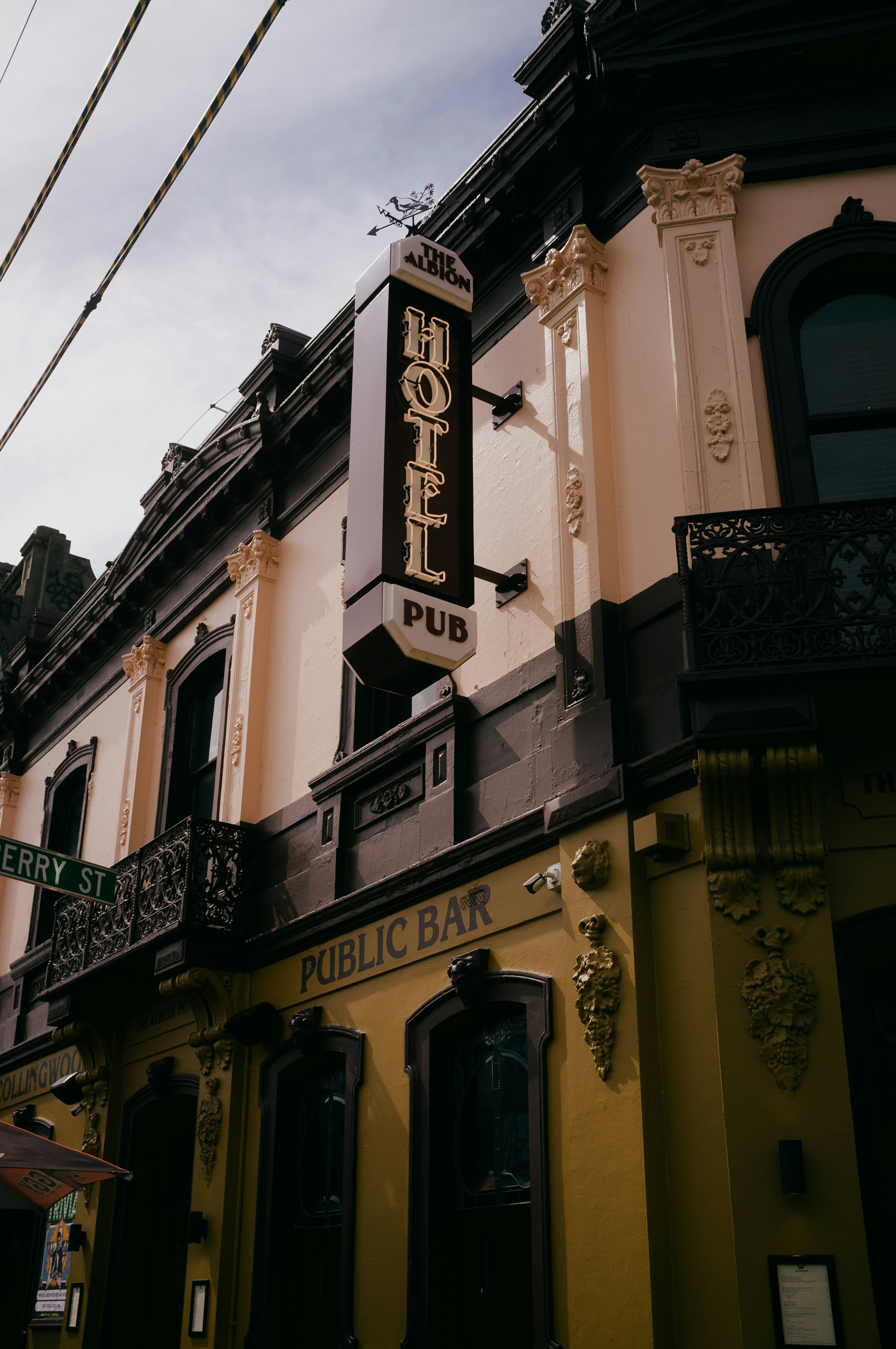 From Meat Pies to Modern Plates: The Evolution of Australian Pub Food