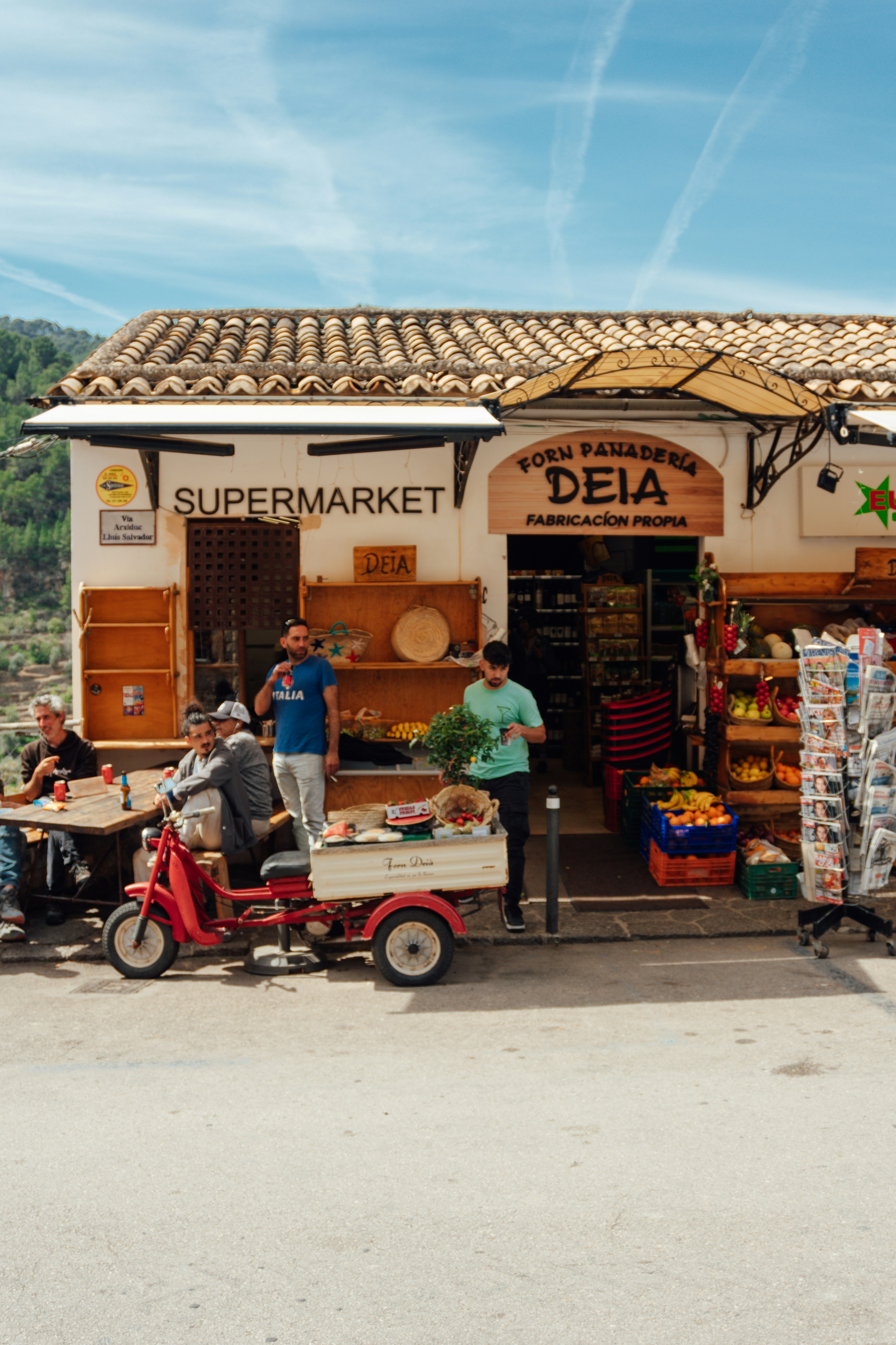 Traditional Tapas Bars and Tabernas in the Historic Center