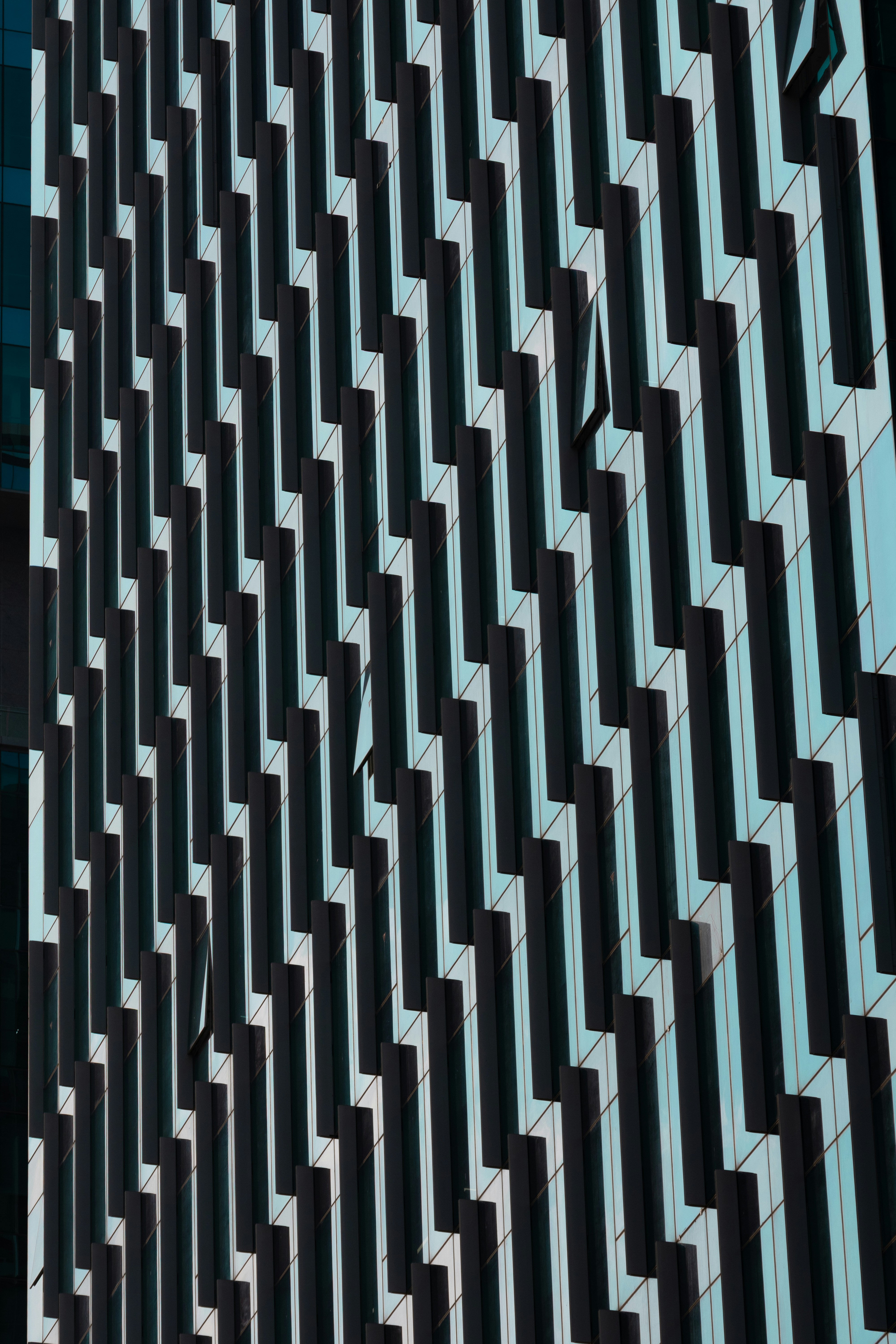 Abstract geometric pattern wallpaper, Simple color gradient wallpaper, Serene mountain landscape wallpaper, Monochromatic textured wallpaper, ilustrasi artikel Minimalist Ultra HD 4K Wallpapers: Elevate Your Screen's Serenity 2