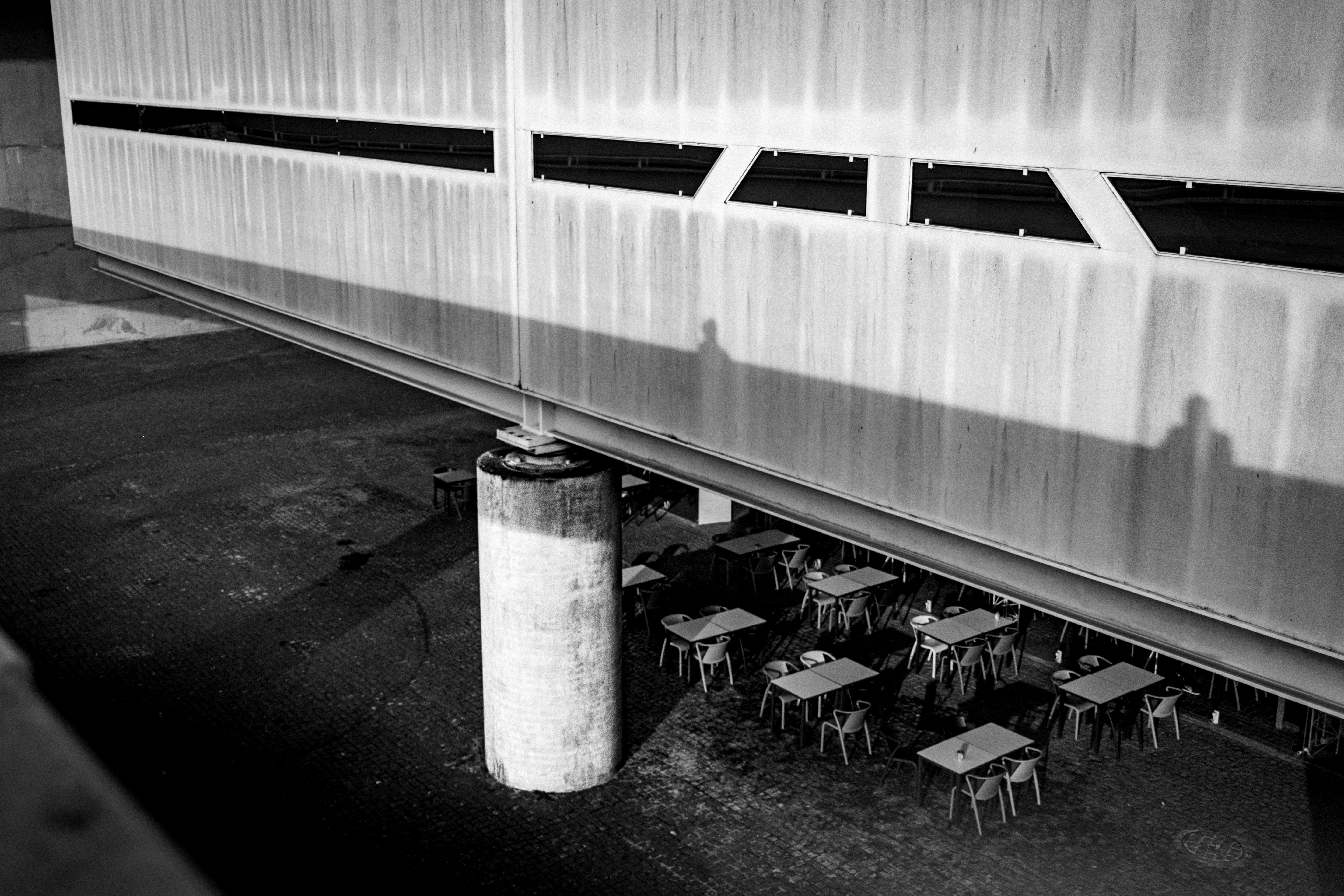minimal architecture in shadow