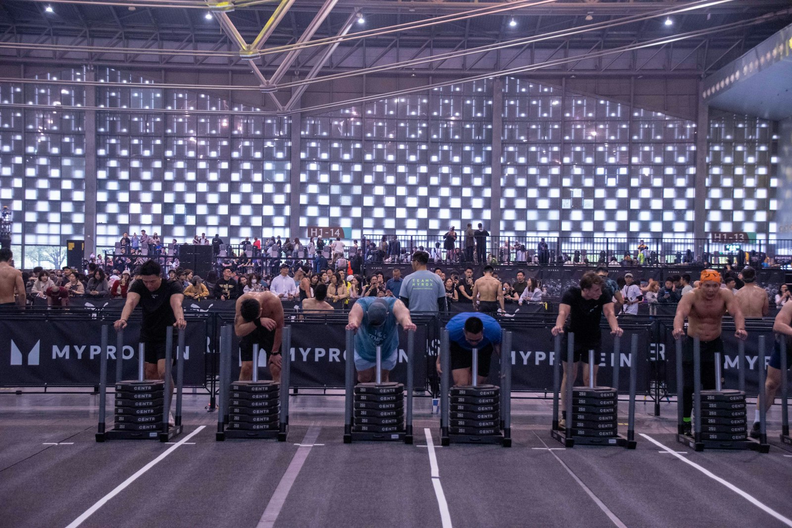 YOUR FIRST HYROX: WHAT RACE DAY ACTUALLY FEELS LIKE
