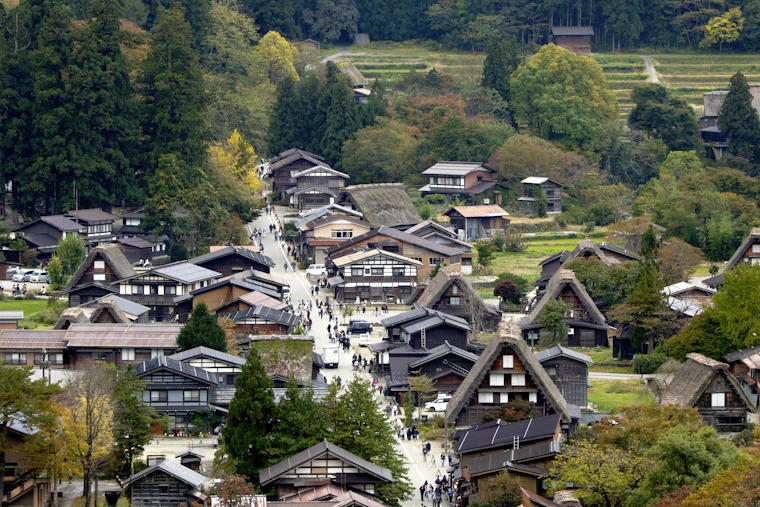 Desa tradisional Shirakawago di kawasan Gifu, Jepang