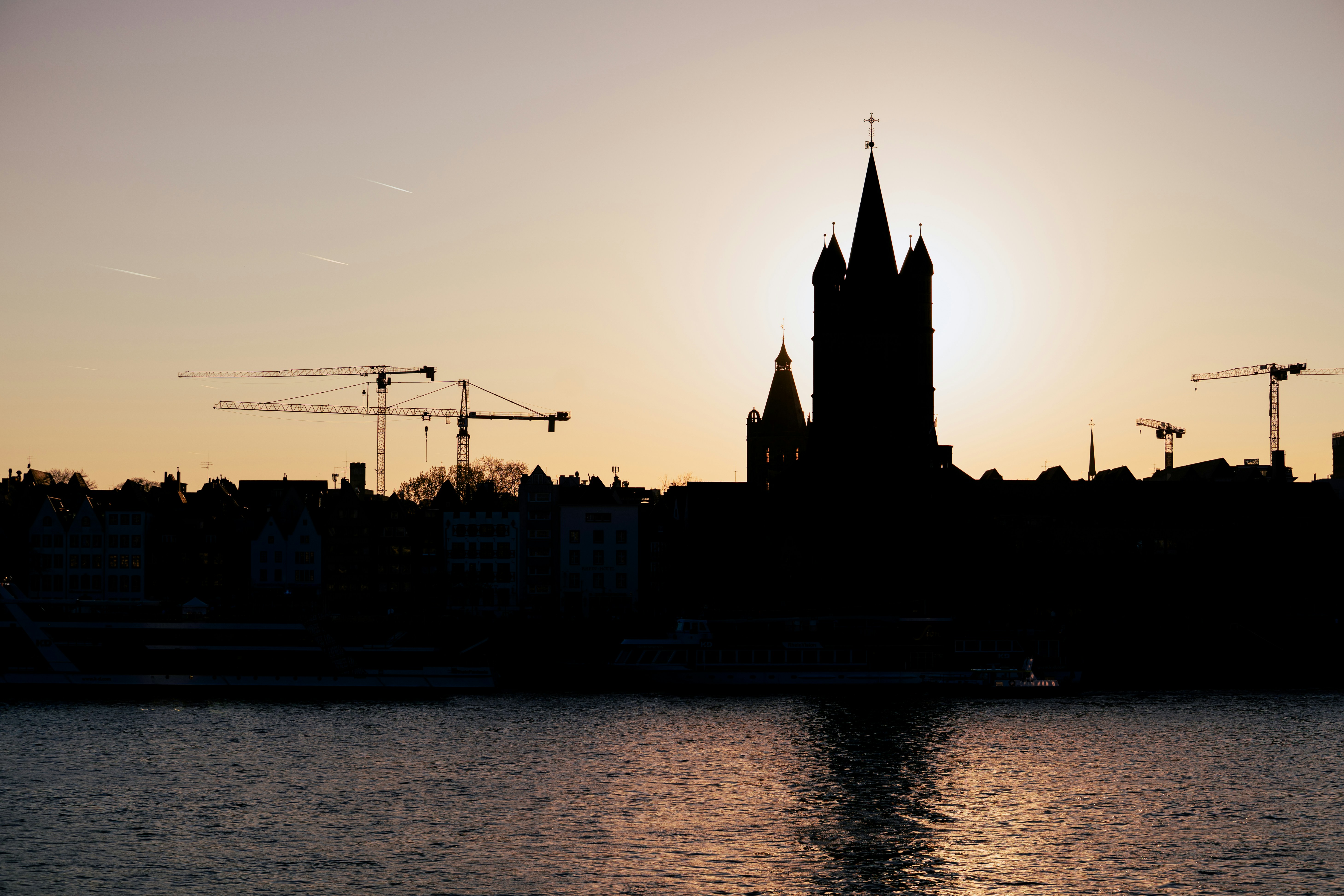 Photo by soroushzargar