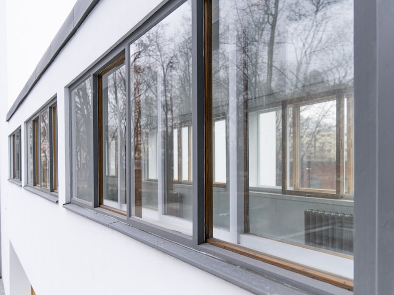 Fenêtres aluminium grandes surfaces