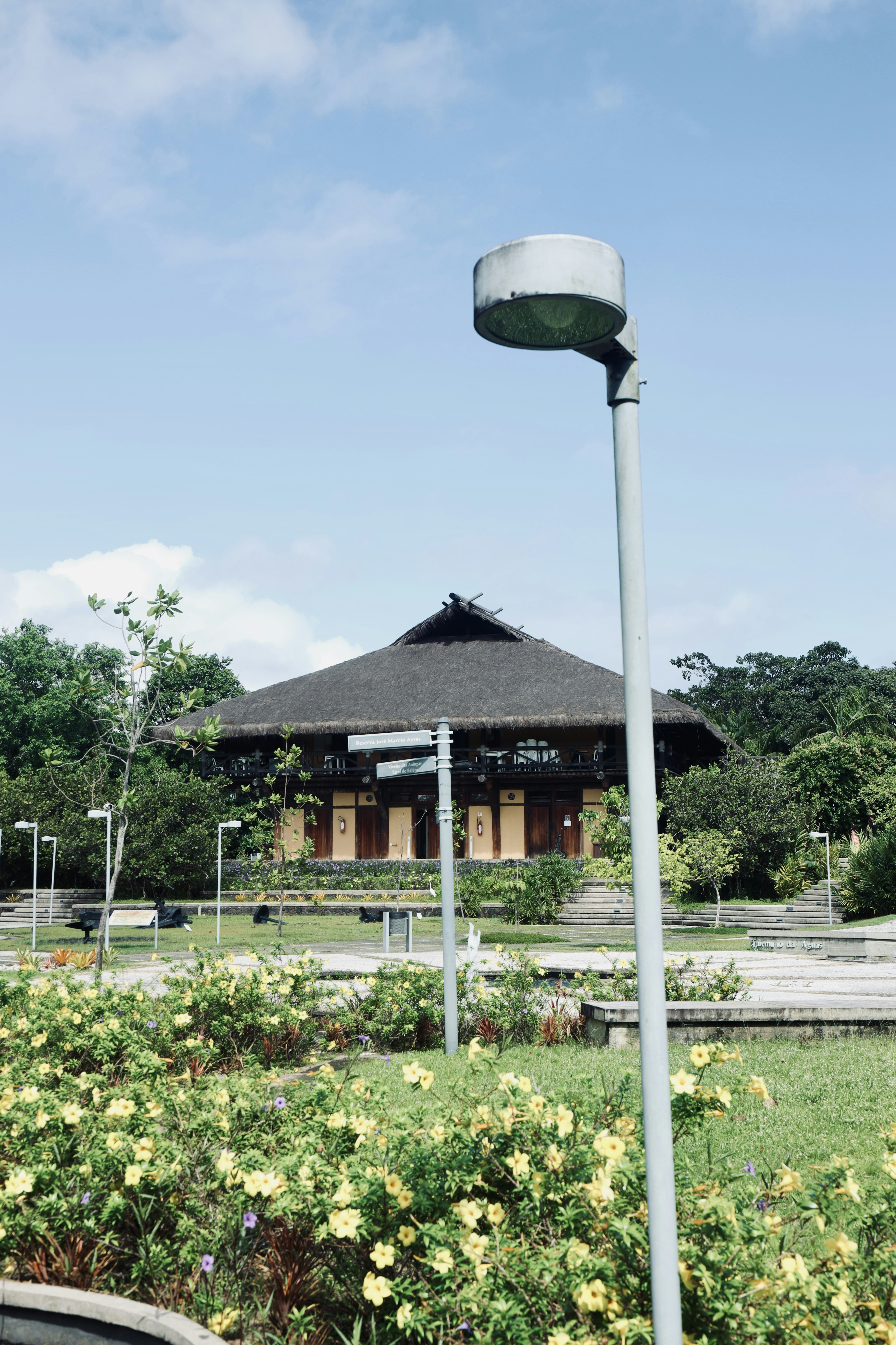 photo-1744065037493-6f05c7d9b083?ixid=M3wxMjA3fDB8MXxzZWFyY2h8MTB8fHBhaGFuZyUyMGJ1bmdhbG93JTIwZm9yJTIwc2FsZXxlbnwwfHx8fDE3NTM1MTY4MzV8MA\u0026ixlib=rb-4.1.0