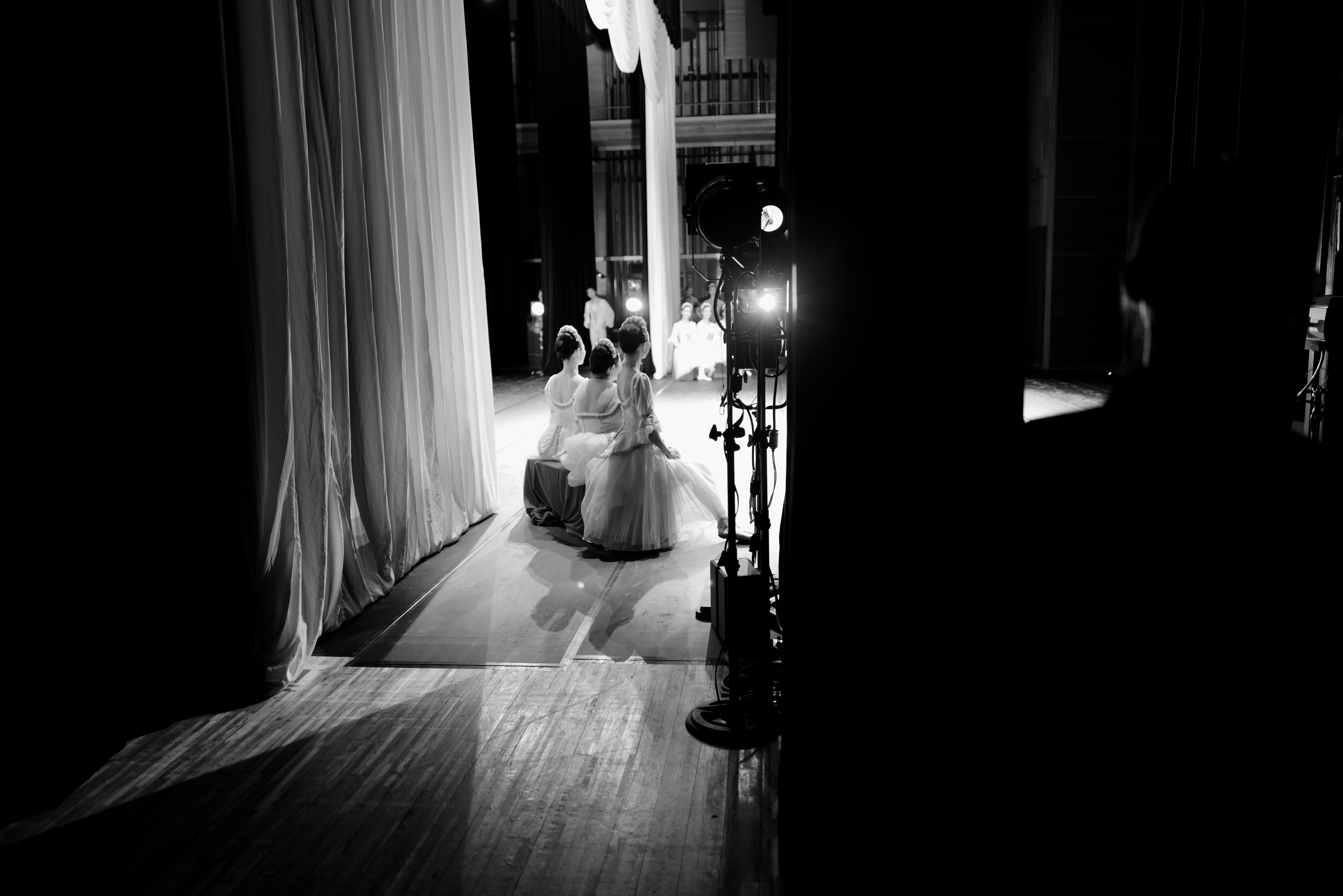 wedding rehearsal soft light, wallpaper, Wedding Rehearsal Timing & Etiquette: A Complete Guide 5