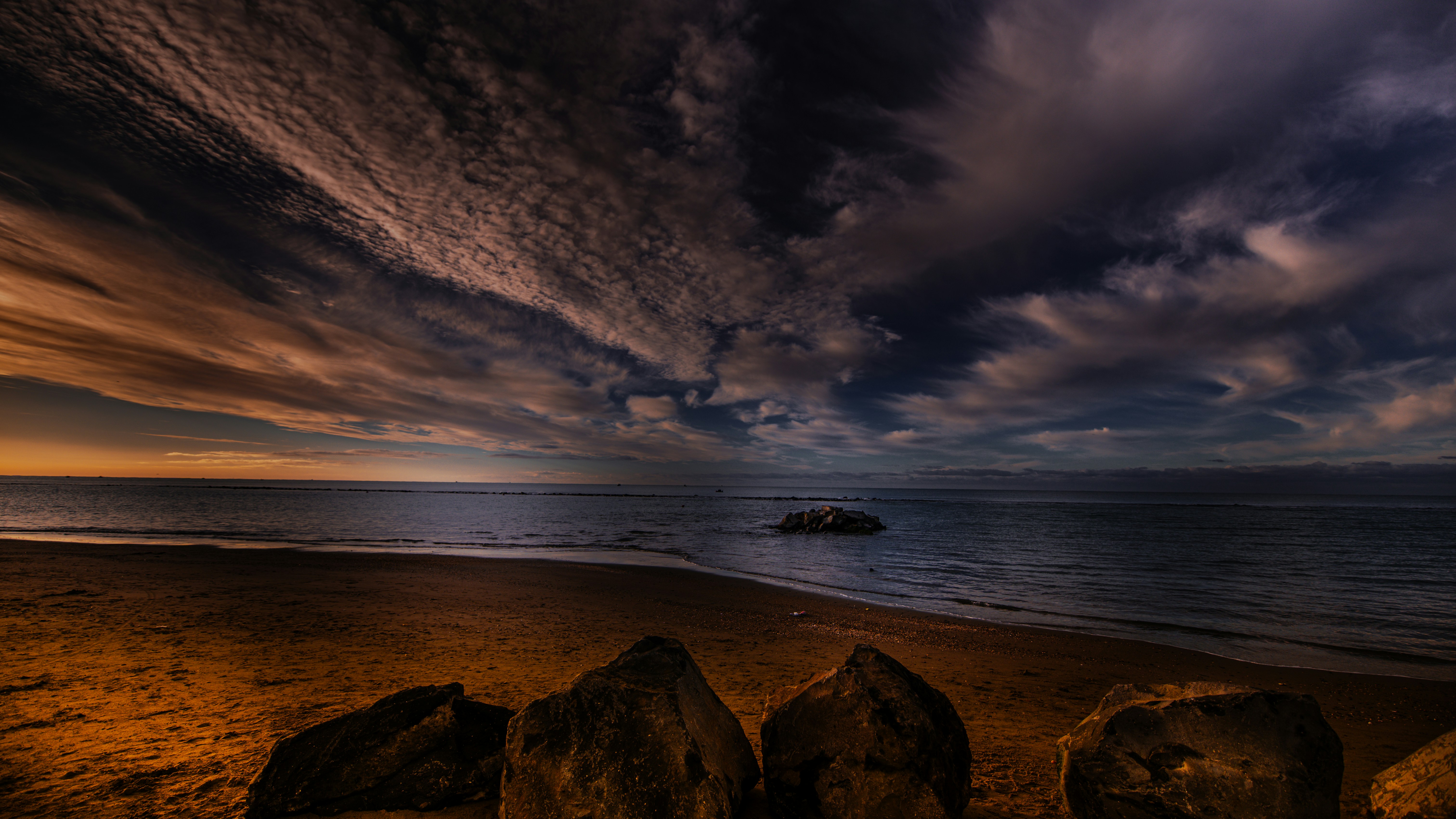 Photo by lucaakalu
