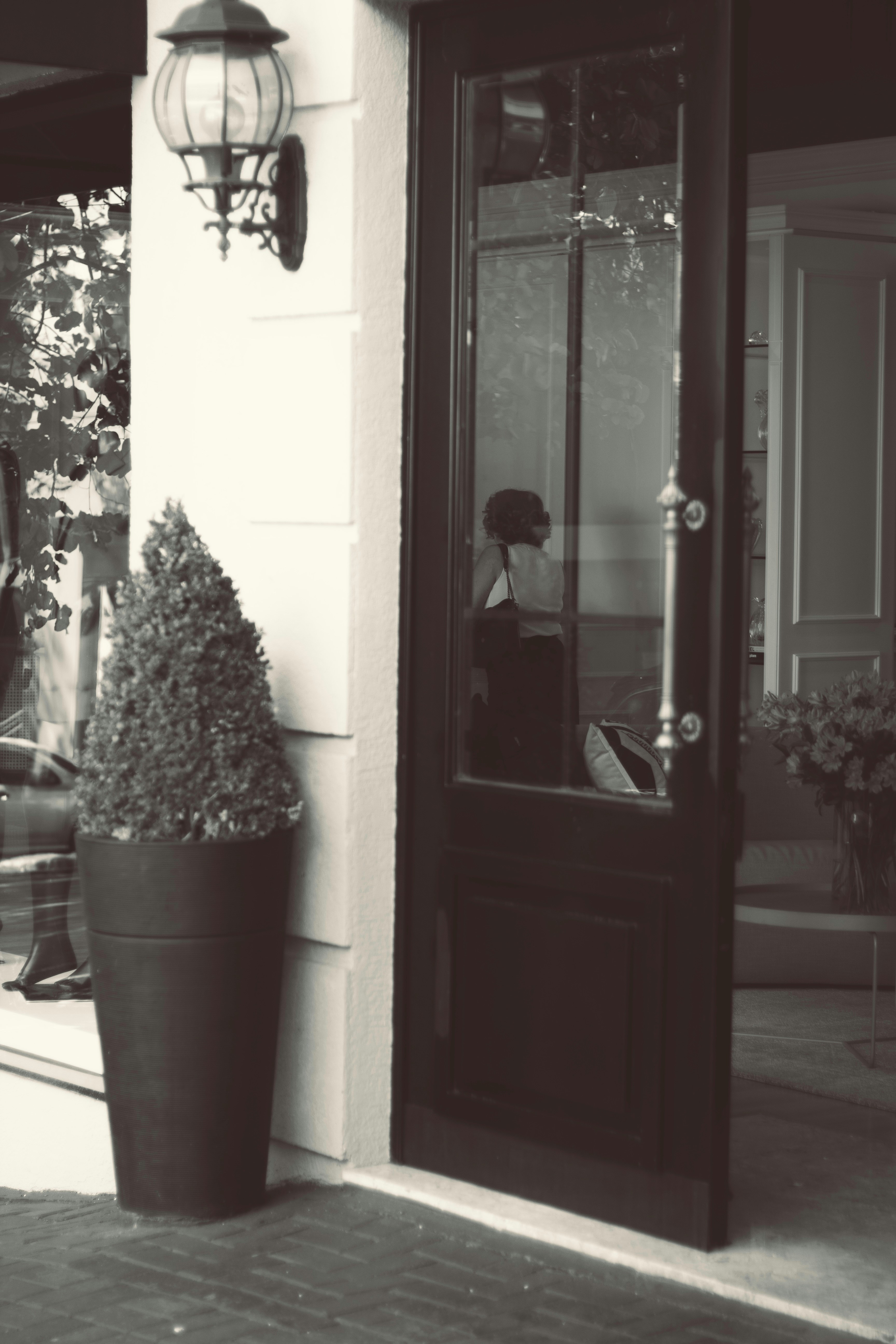 Advanced In‑Store Experience: Accessibility, Smart Rooms and Hybrid Pop‑Ups for Cycle Retail (2026)