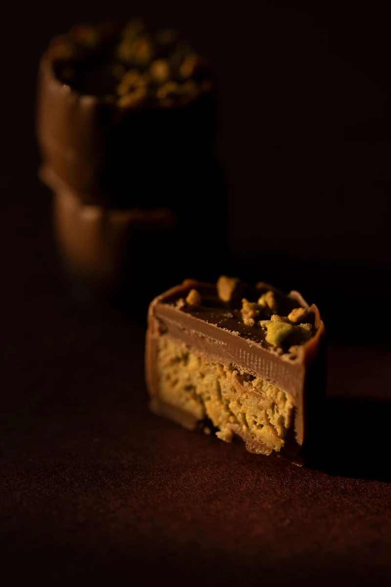 Pistachio Kunafa Chocolate — 24pc Box (Style B)