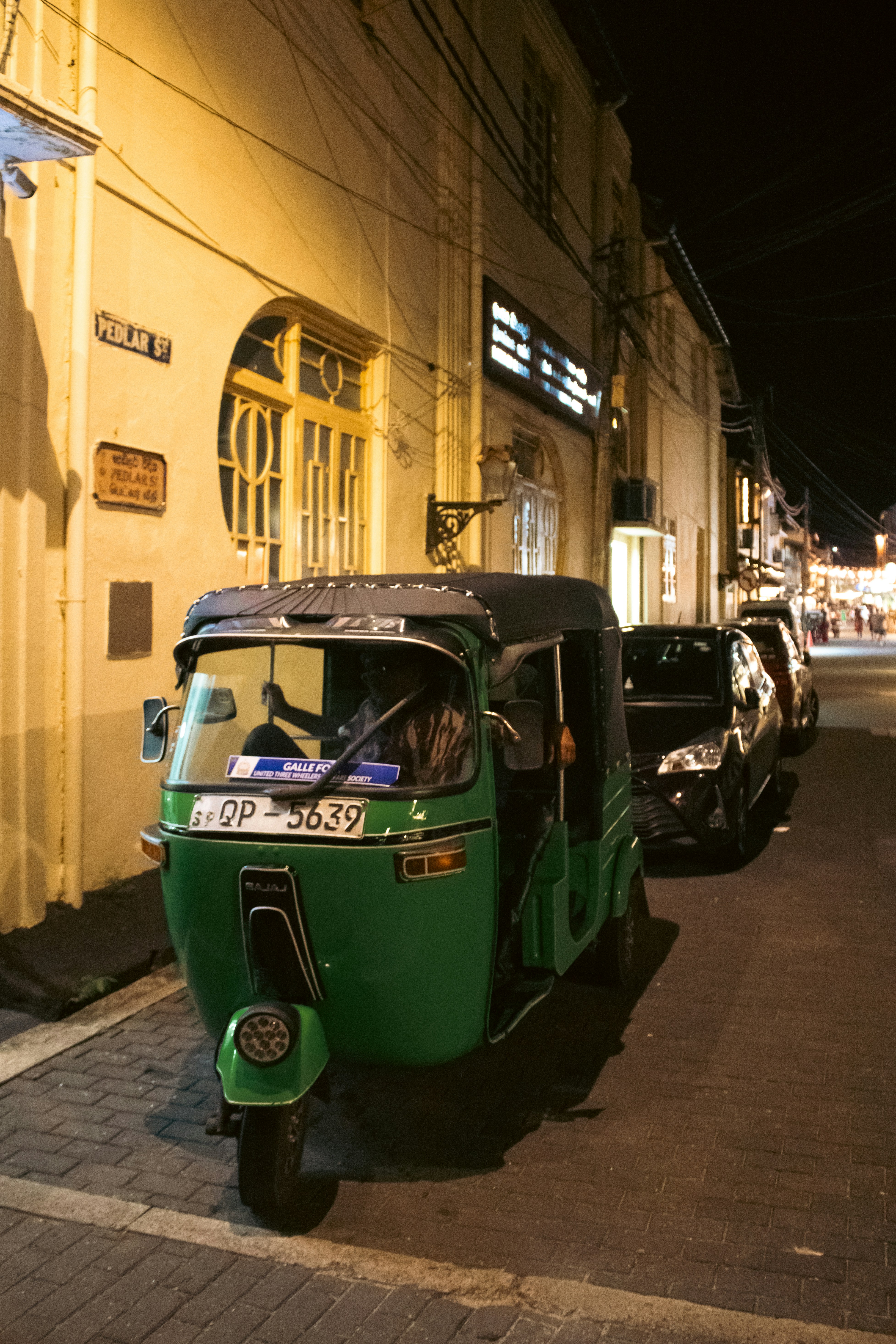 Yetuk ayol bilan porno jinsiy aloqani tomosha qiling