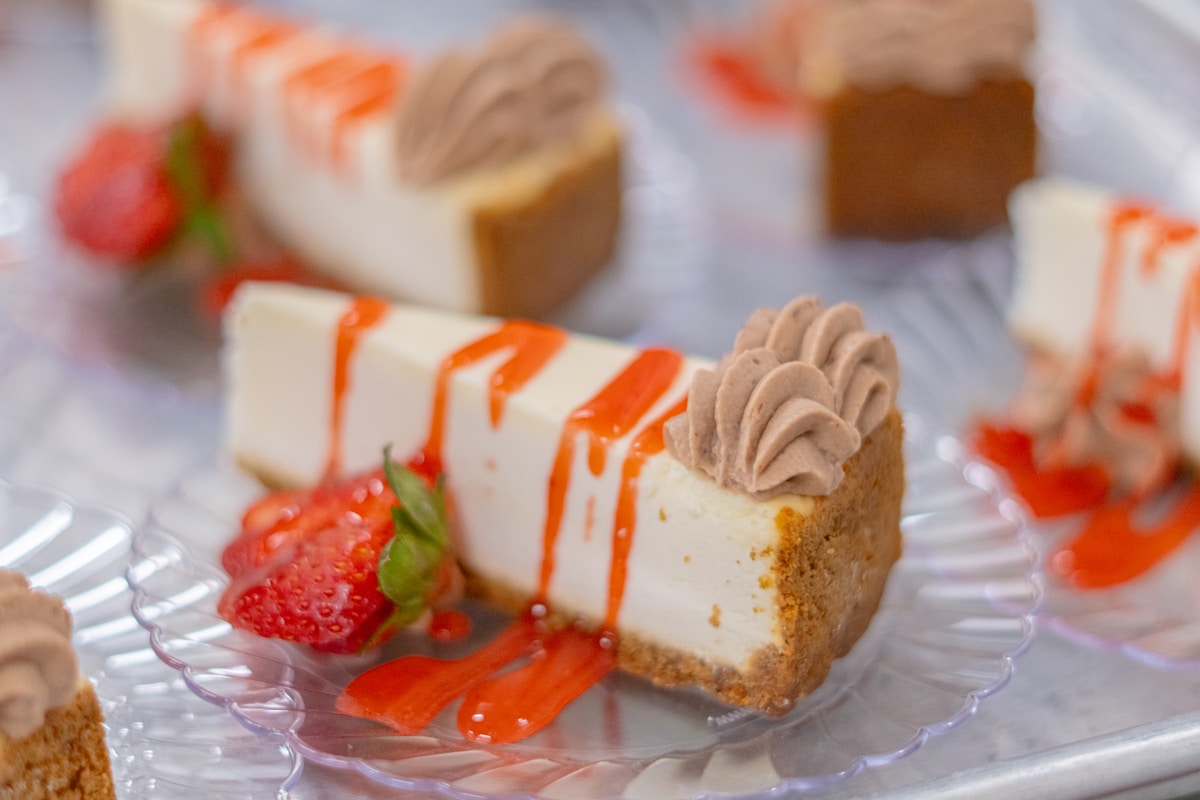 What is the best make-ahead dessert for new moms to serve visitors