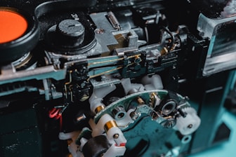 Camera components are shown disassembled.