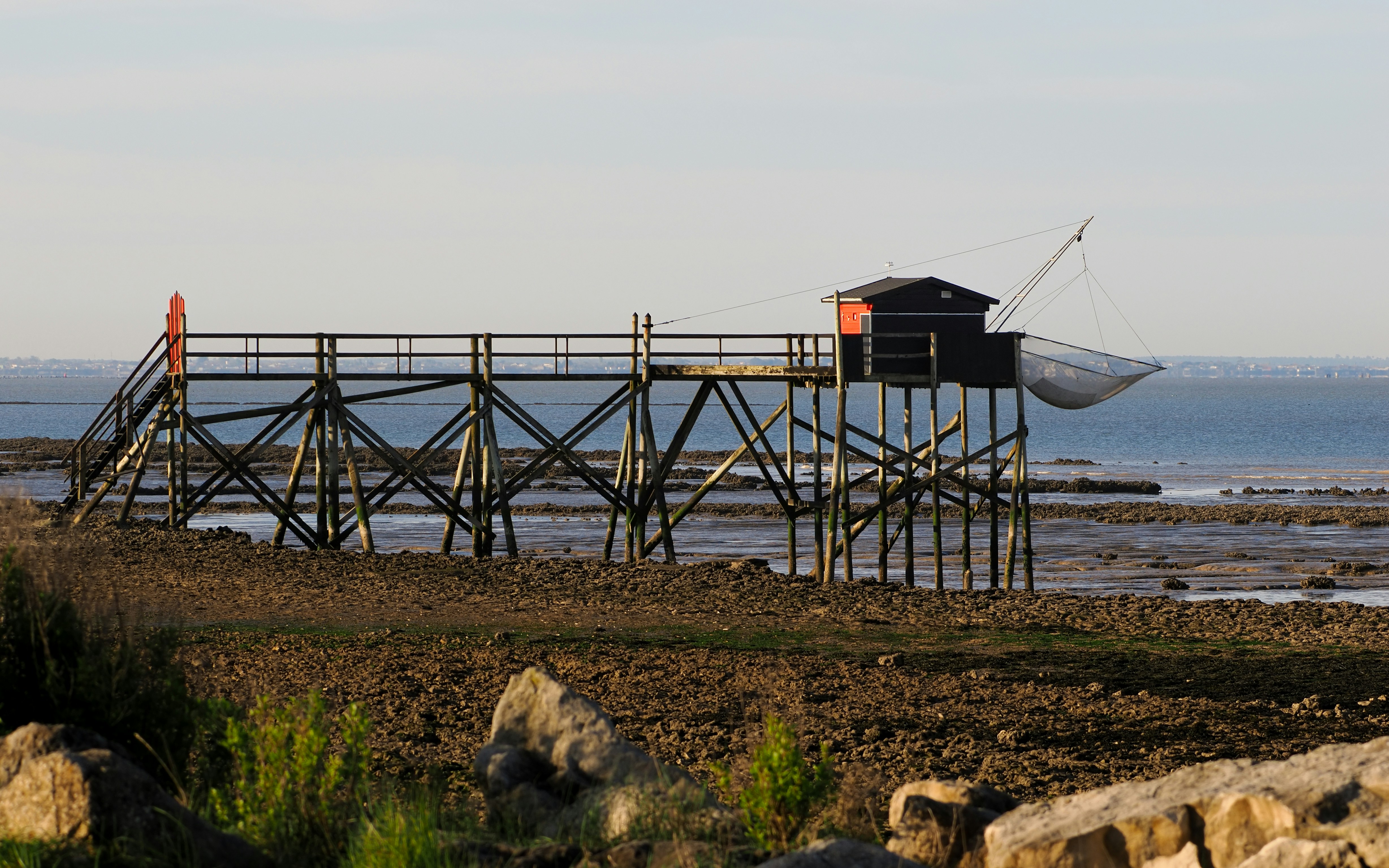 Plage de Port-des-Barques view 2