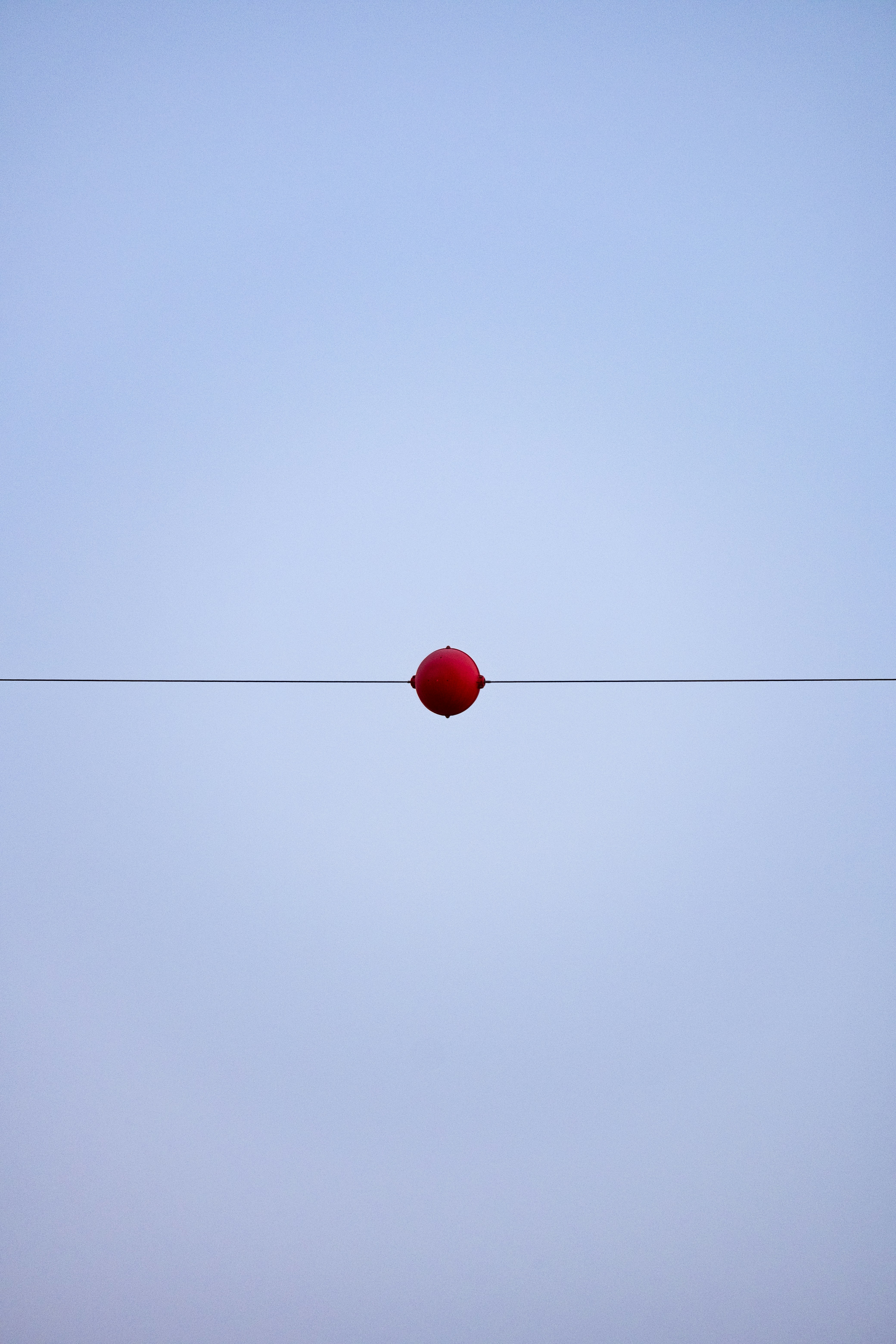 photo-1744568239294-cc8752498f90?ixid=M3wxMjA3fDB8MXxzZWFyY2h8Nnx8cGFybGF5JTIwYm9sYSUyMDdtZXRlcnxlbnwwfHx8fDE3NTU4MzY0ODV8MA\u0026ixlib=rb-4.1.0