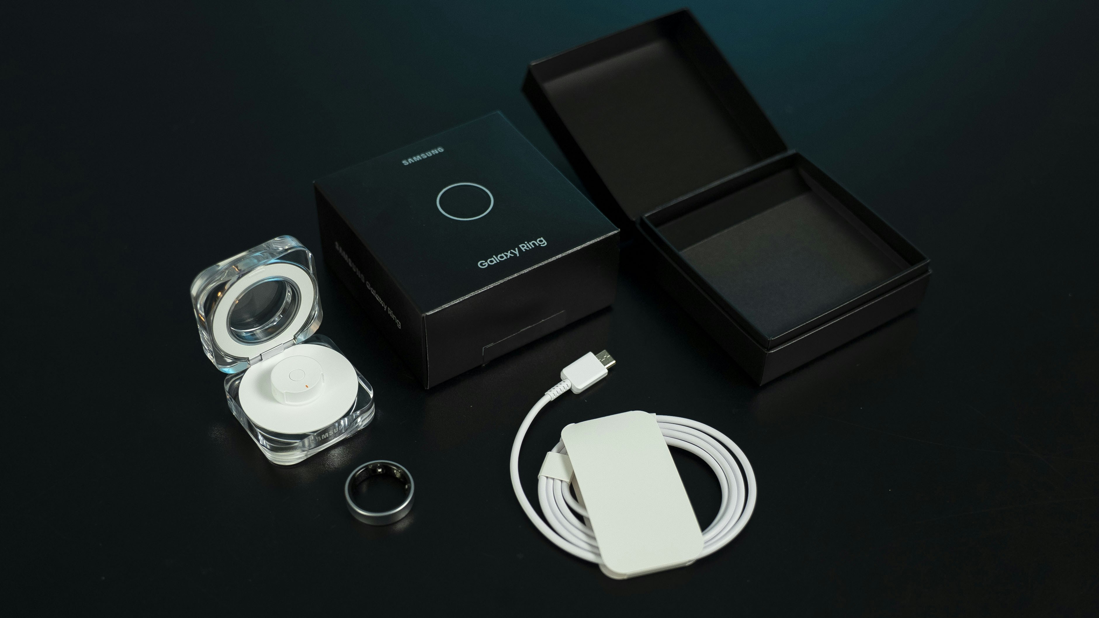 photo-1744697311586-52d32d9c1974?ixid=M3wxMjA3fDB8MXxzZWFyY2h8N3x8U21hcnQlMjBSaW5nfGVufDB8fHx8MTc1NDUwMjIyNnww%5Cu0026ixlib=rb-4.1.0