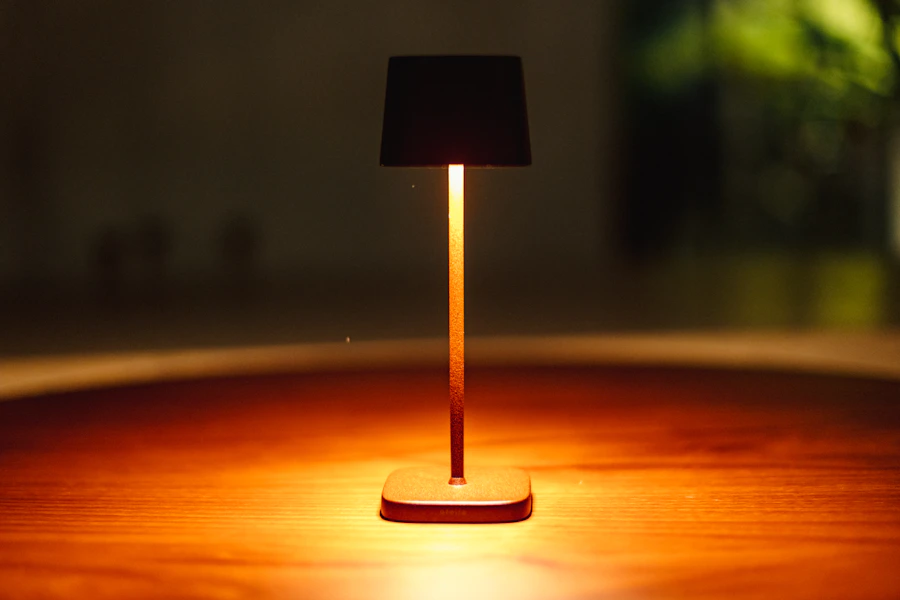 Lampe à poser métal noir