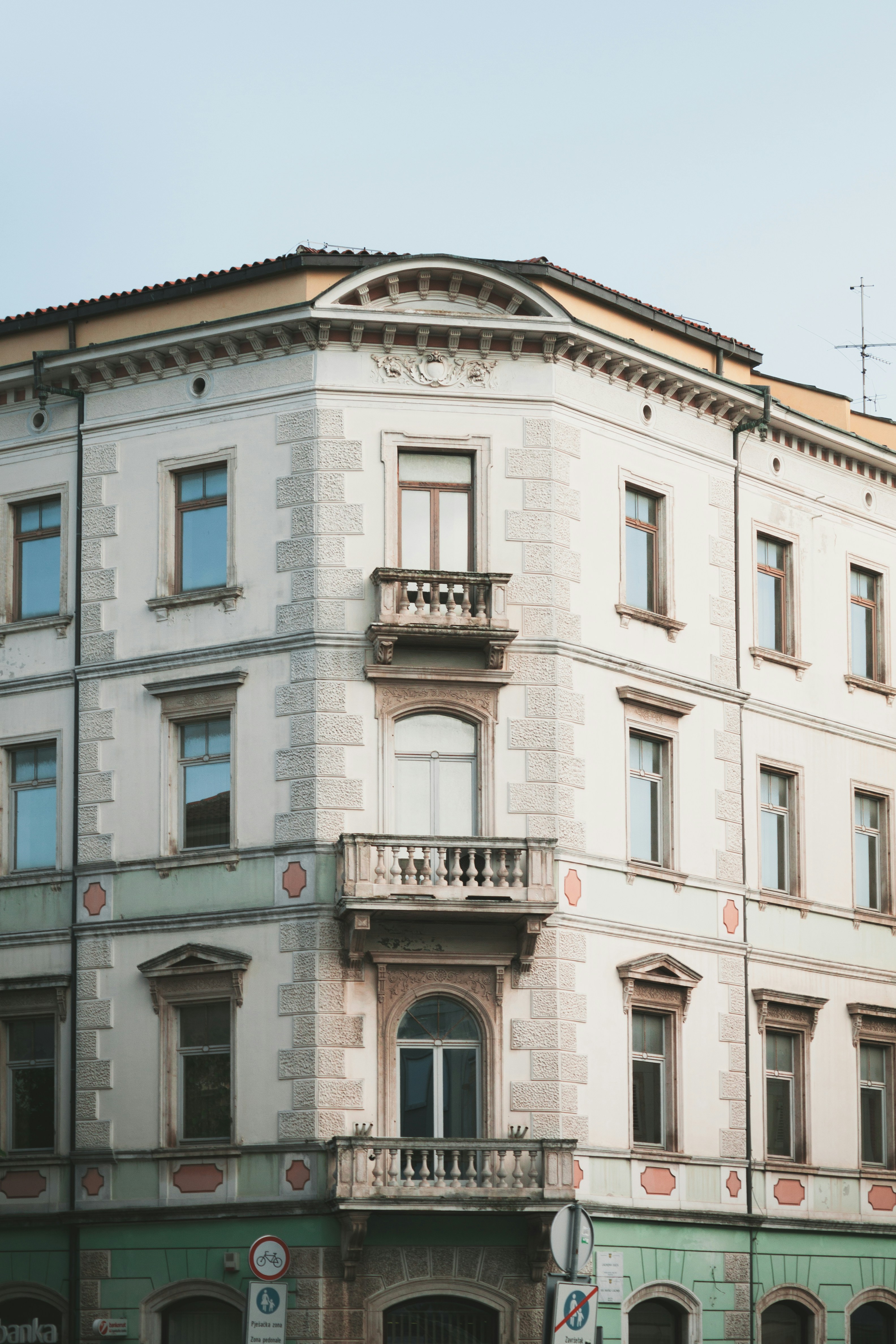 Photo by puskas_dominik