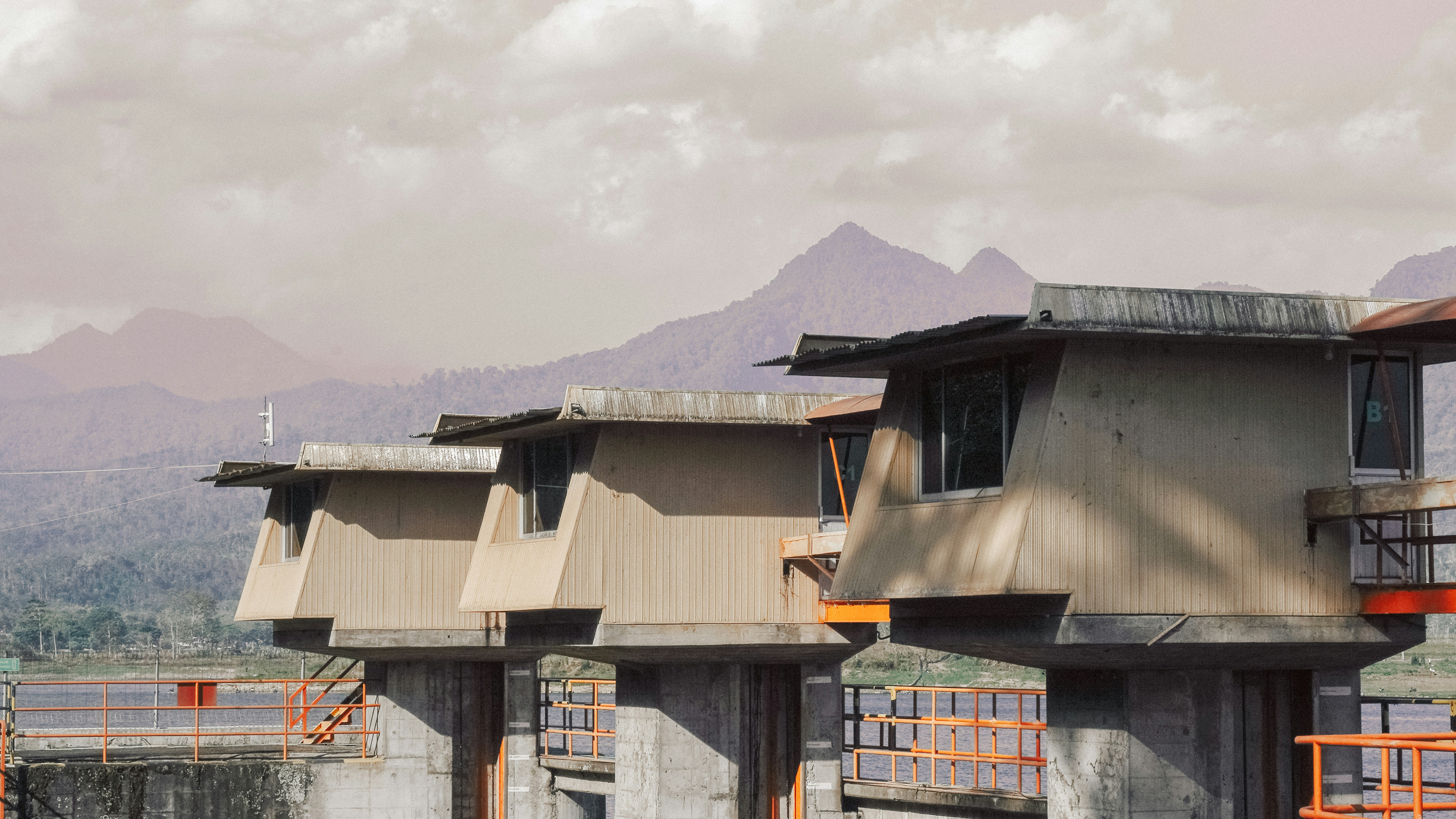 How To Get The Exotic Traveler\'s Chosen Sidearm In Destiny 2