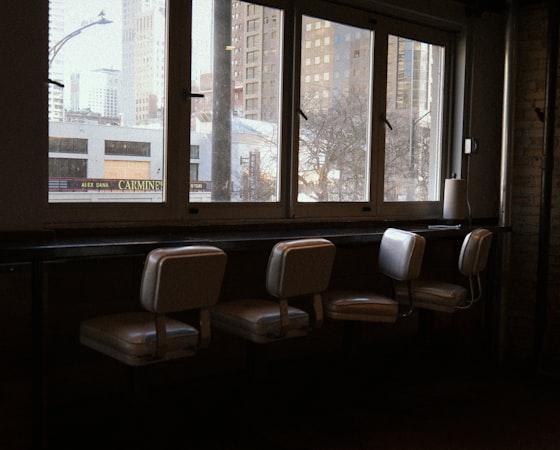 Chili's dining room with smart ordering strategies