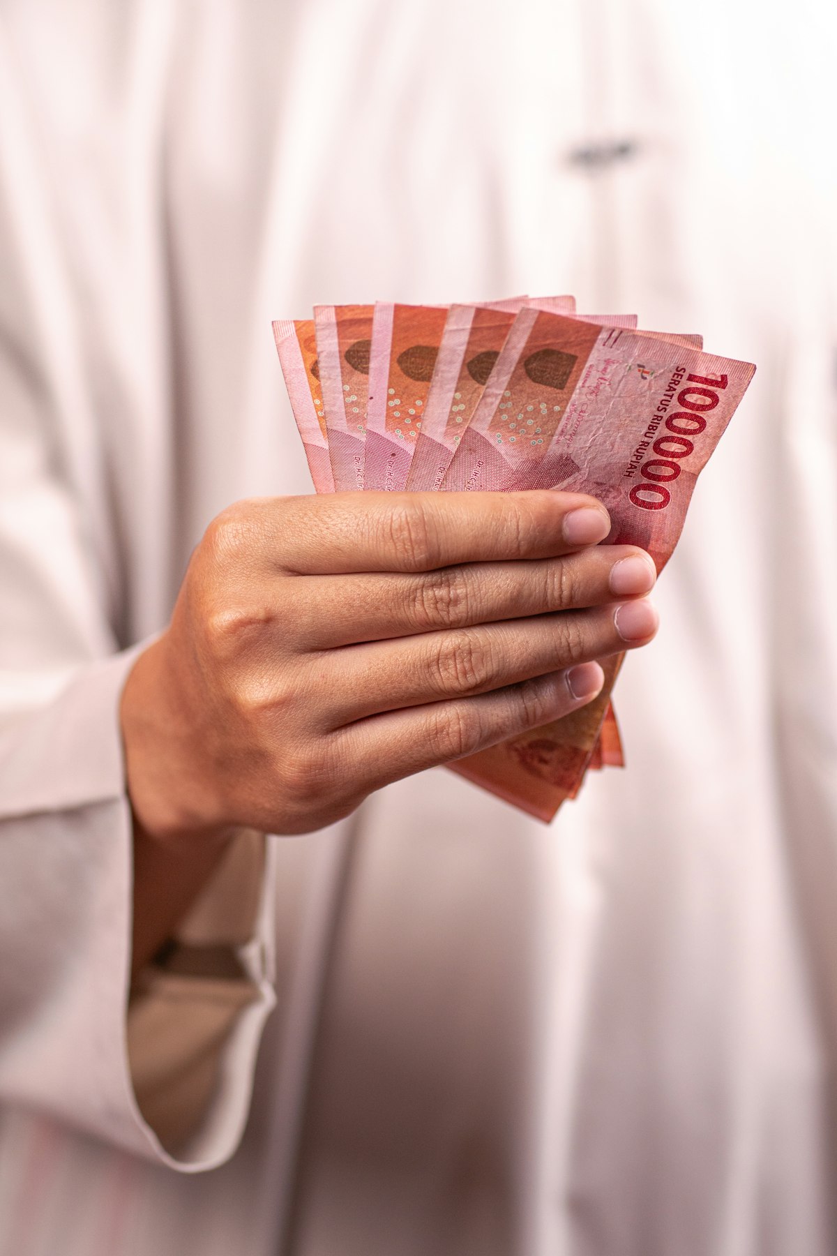 Tumpukan uang kertas Rupiah Indonesia