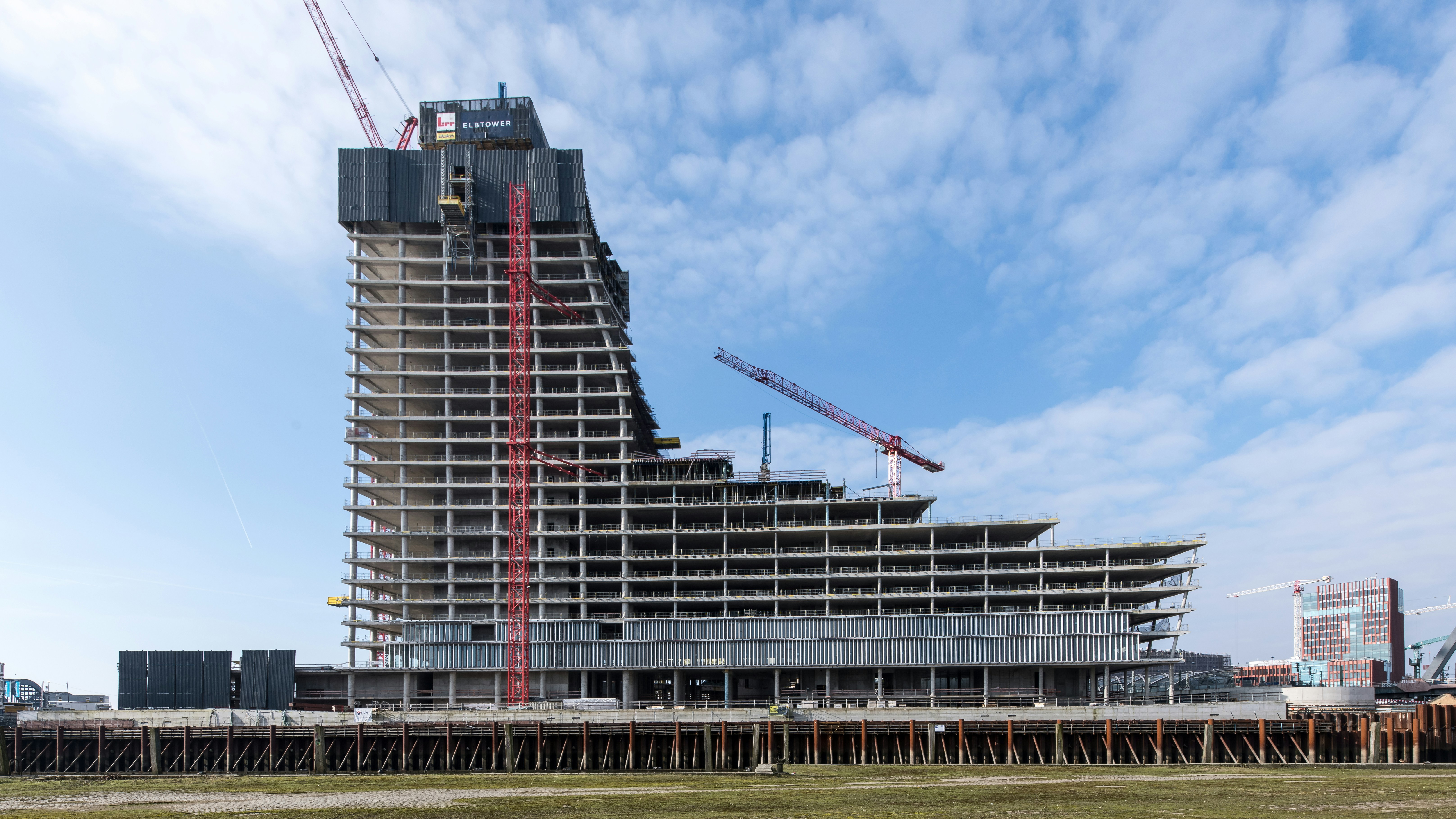 modern hotel construction - condo hotel