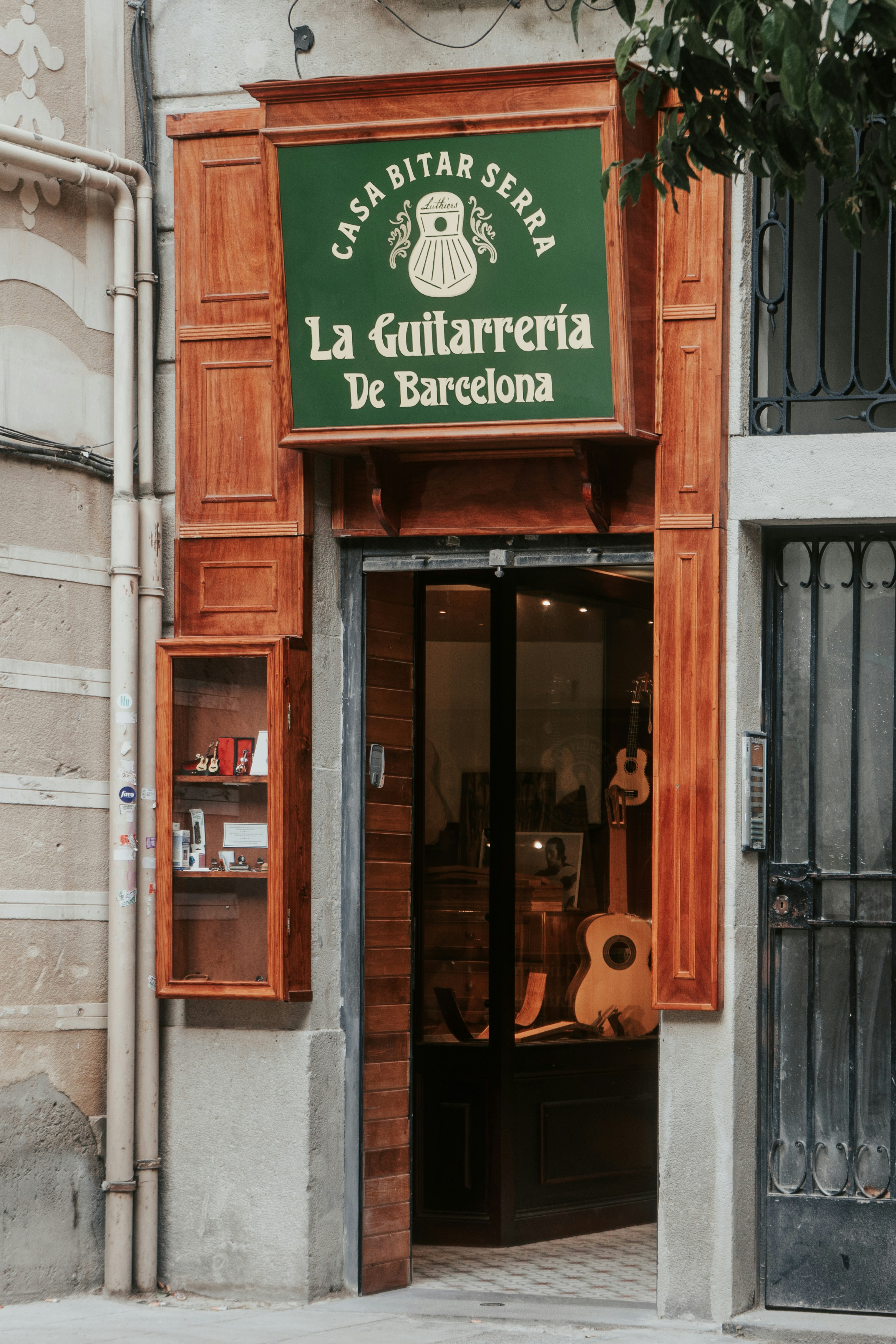 A guitar shop entrance in barcelona.