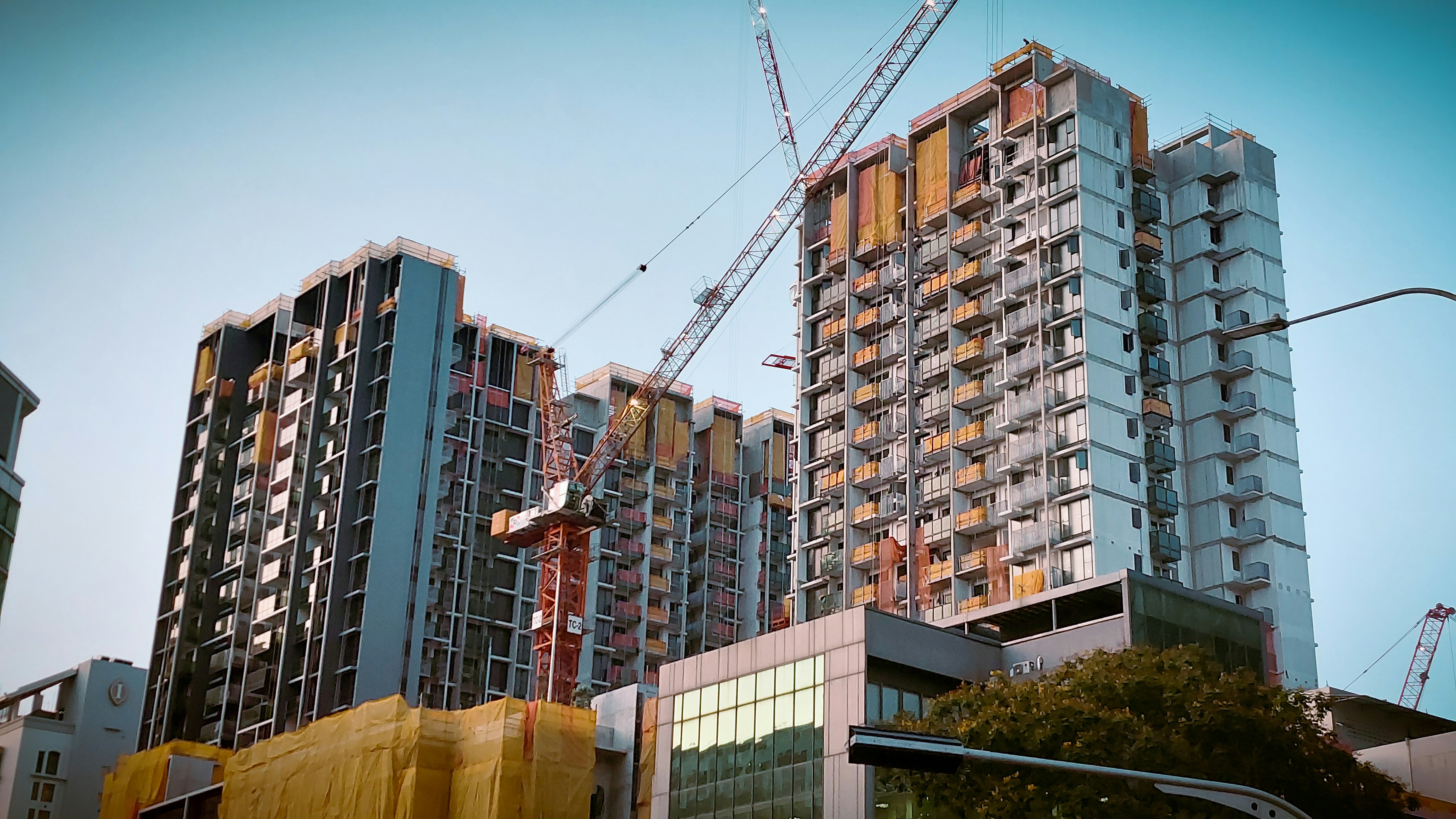 Simon Property Group raises annual real estate FFO forecast on resilient leasing demand
