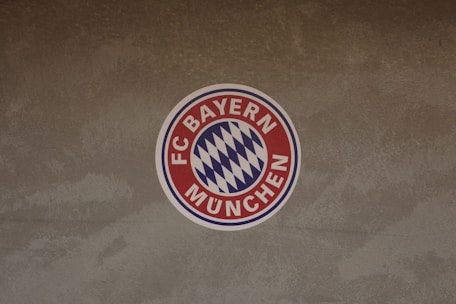 The fc bayern munich logo is prominently displayed.