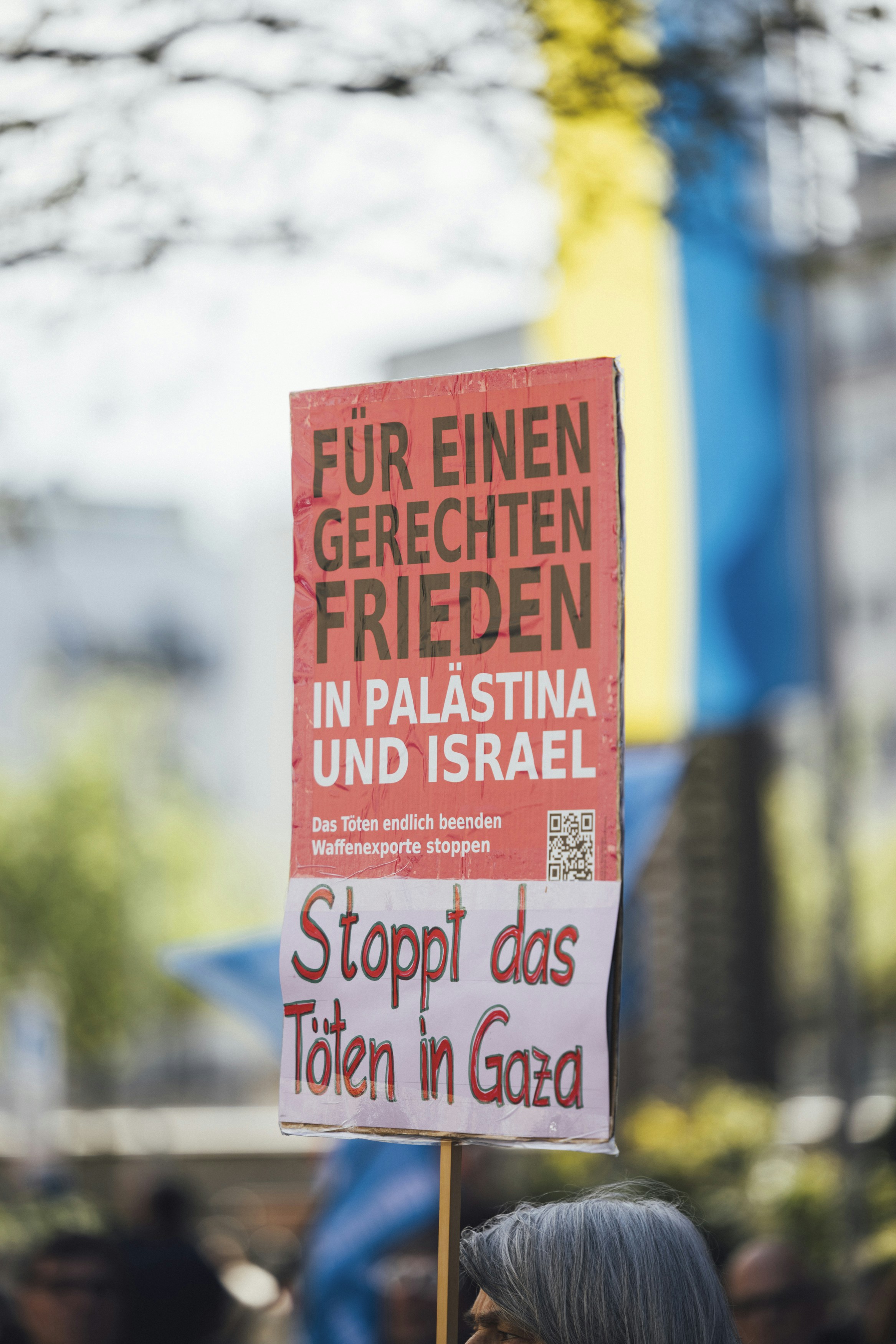 Sign calls for just peace in palestine, israel, and gaza.