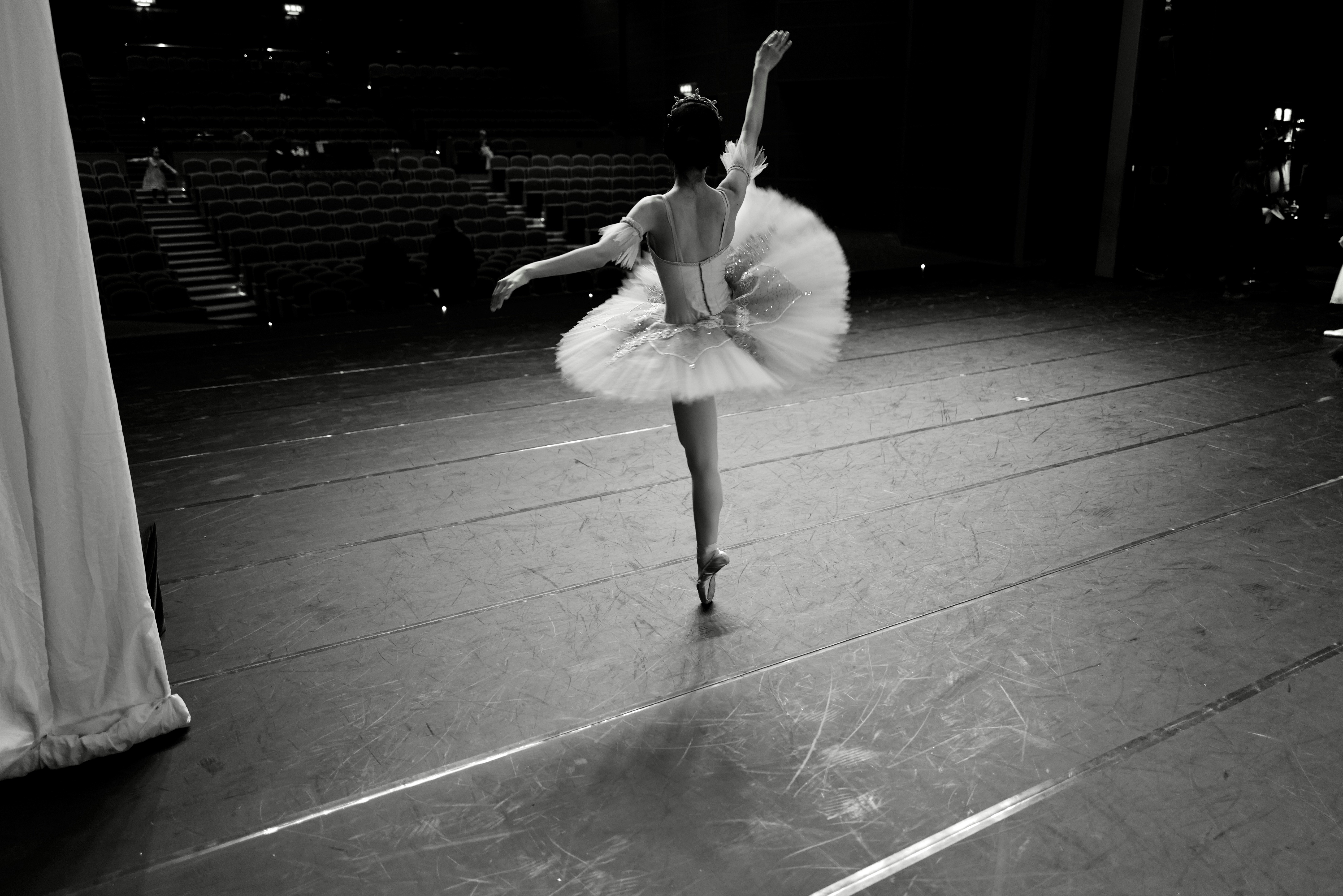 Ballet dancer in motion - misha ezratti wife