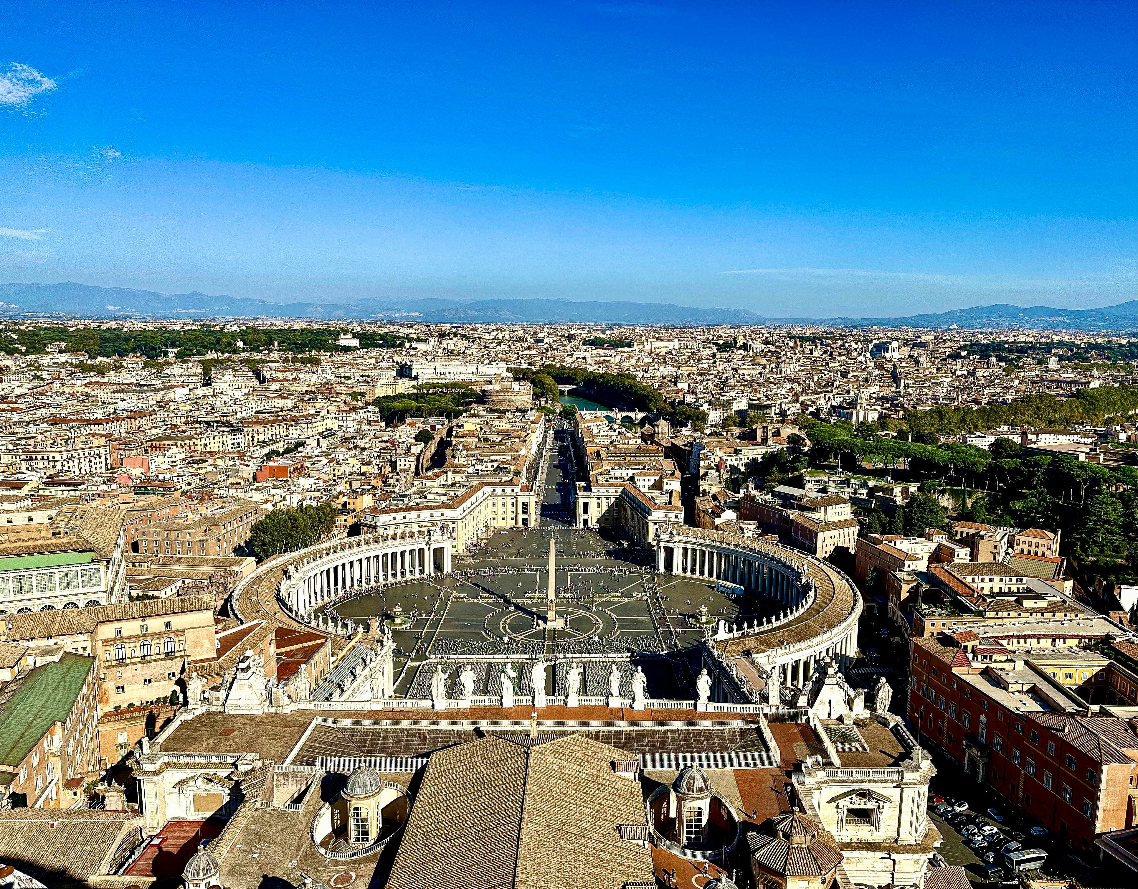 Photo by maximilian_brand