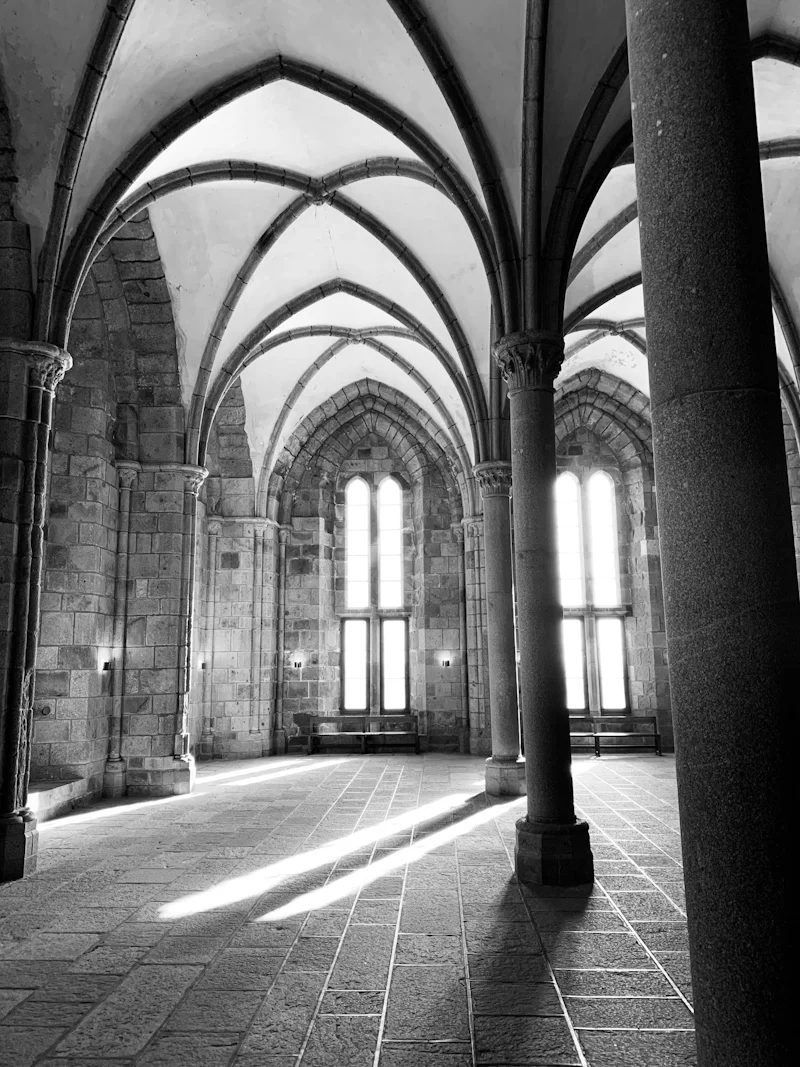 Chauffeur privé Mont Saint-Michel - Intérieur de l'abbaye millénaire