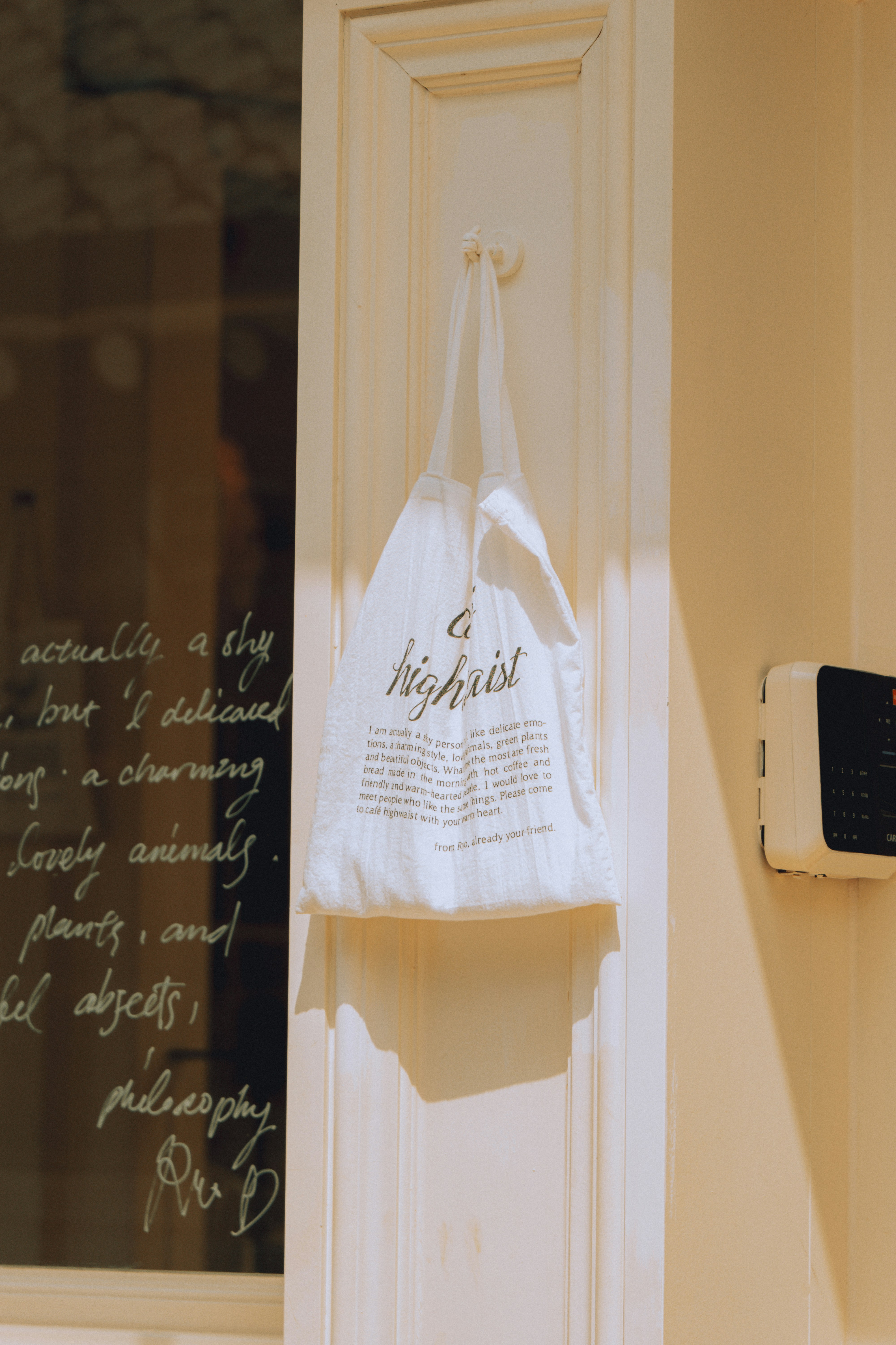 wedding welcome bag hotel luxury, wallpaper, What to Put in Wedding Welcome Bags for Hotel Guests 5