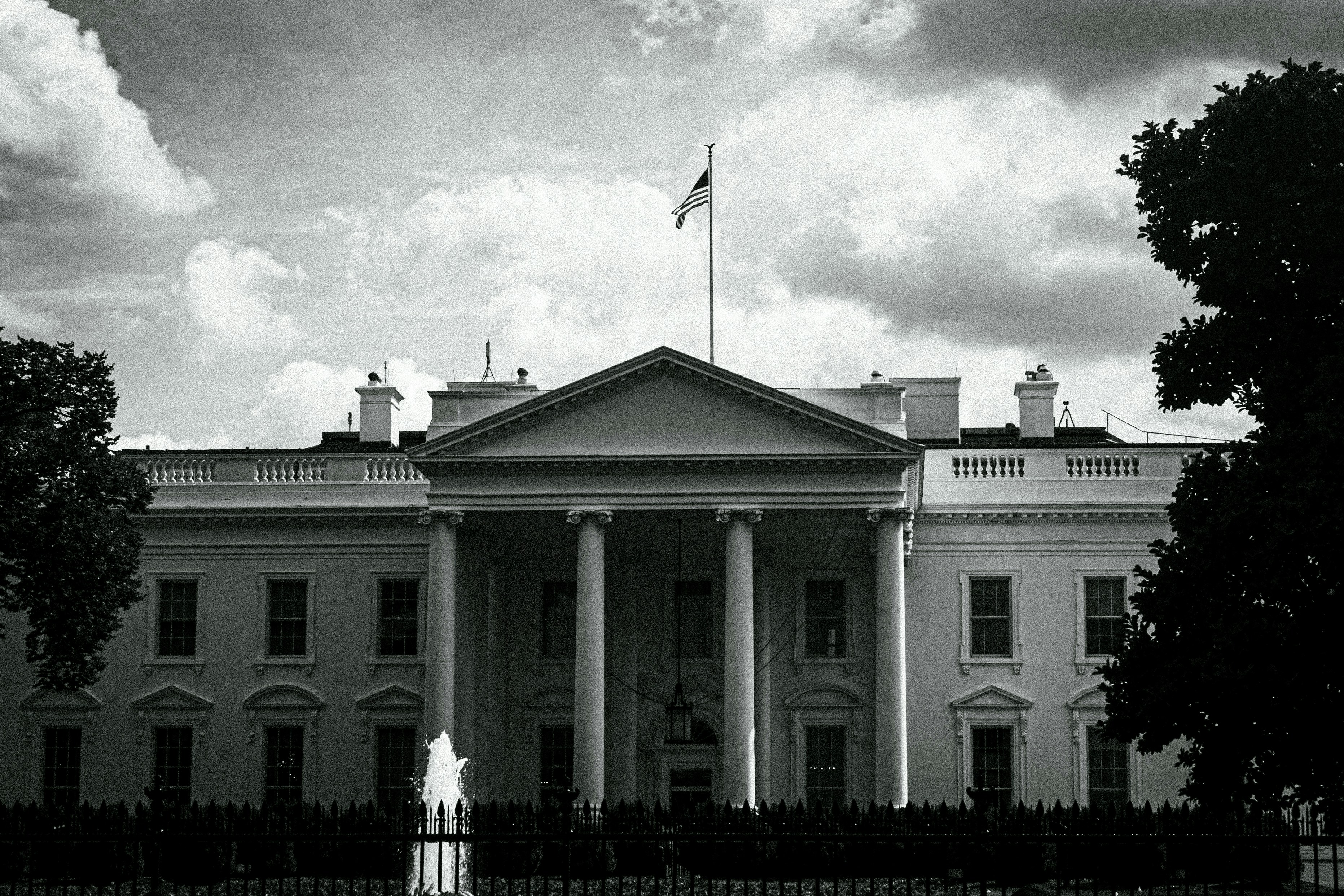 Білий дім відповів Coinbase щодо театру законопроекту про структуру ринку