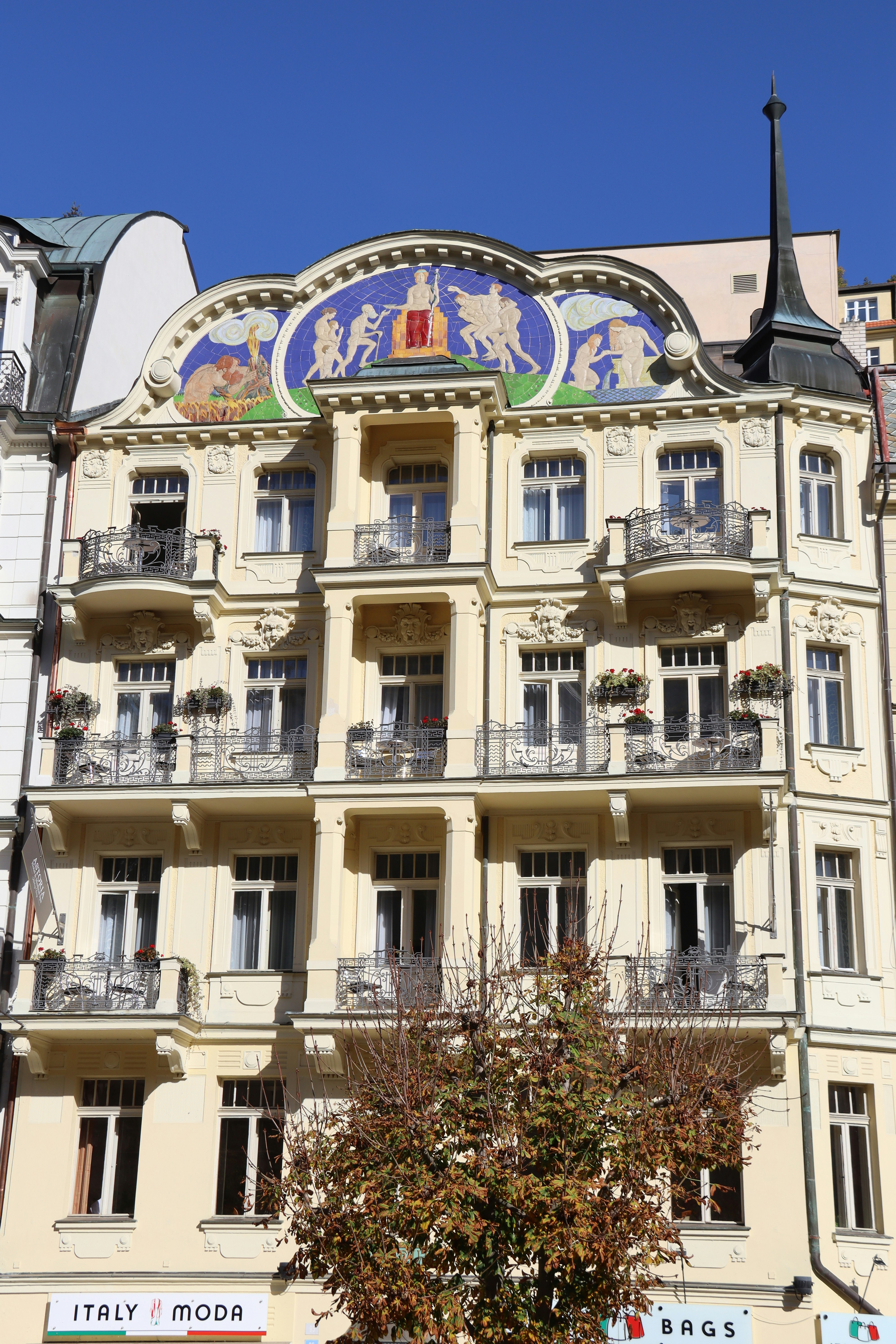 Photo by shalevcohen