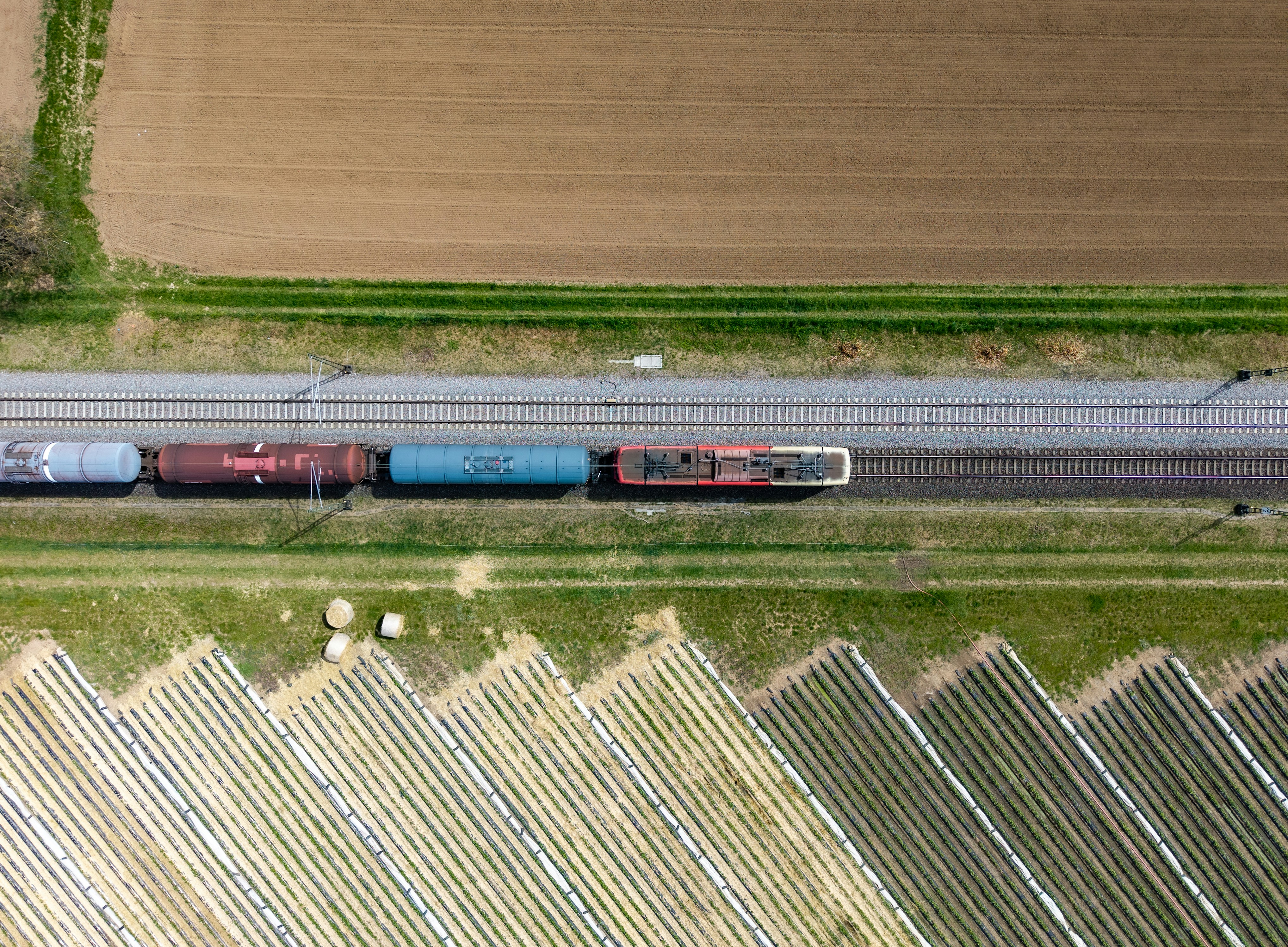 La voie ferree hi-res stock photography and images - Alamy, image size:3000x2207