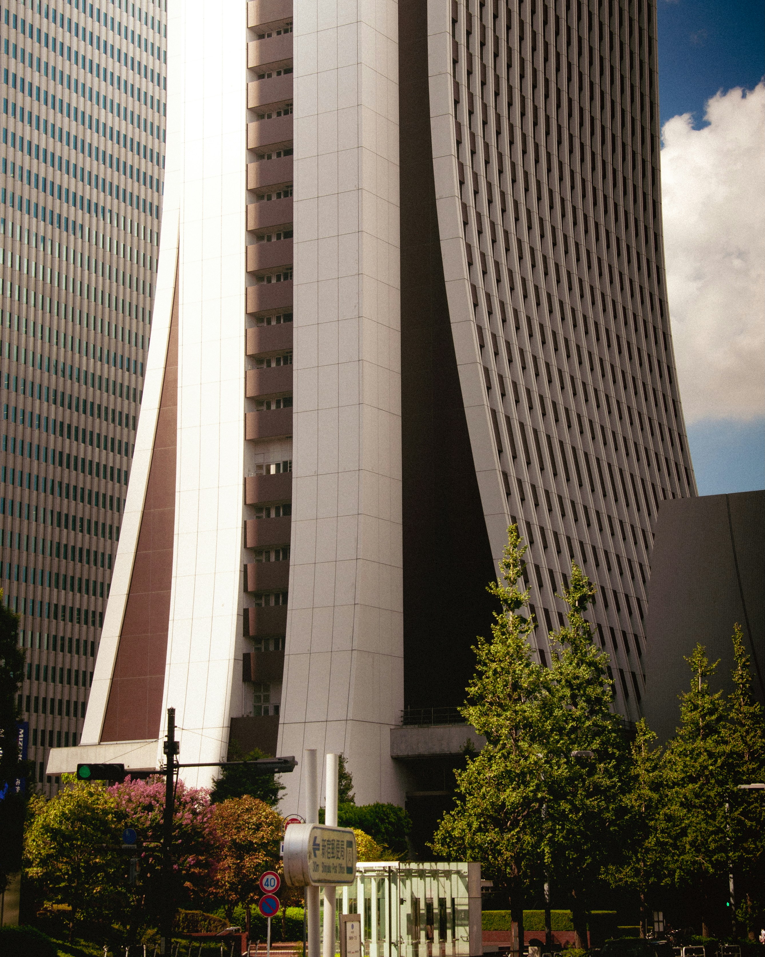 RBC Capital Maintains Outperform on AGNC Investment, Raises Price Target to $11