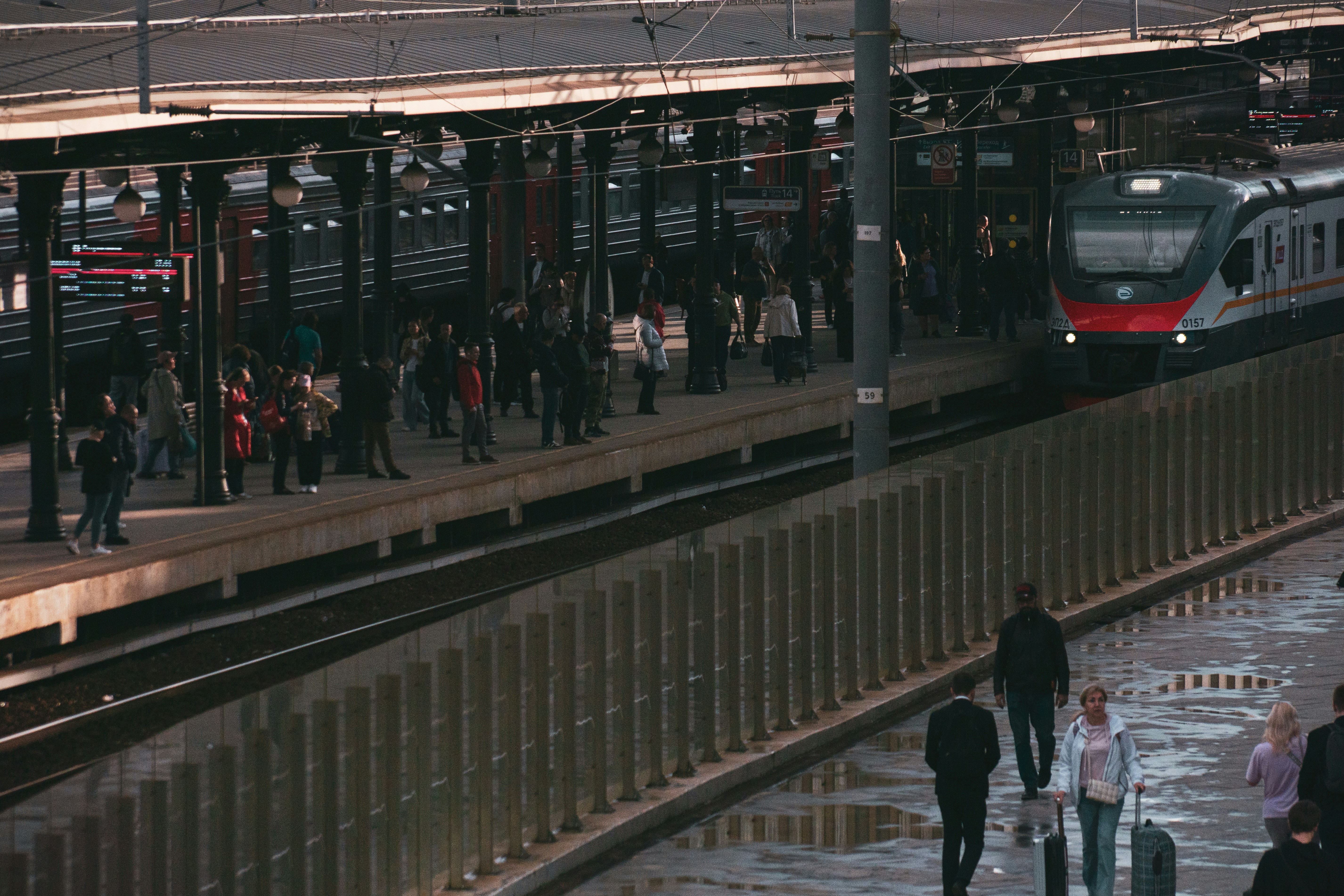 Wilson CTA Red Line station with commuters - flats uptown chicago