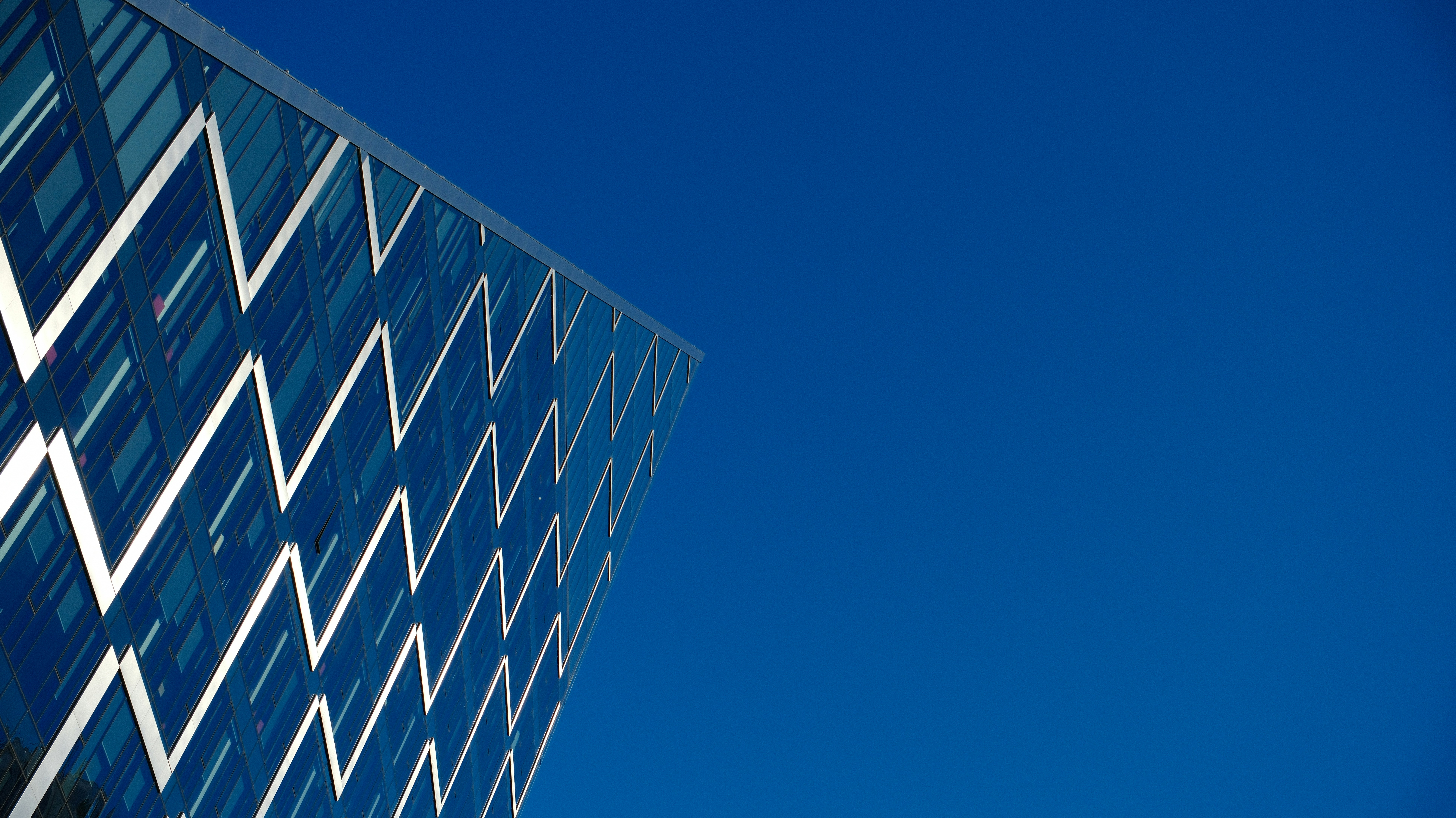 A short, sharp, impactful arrow next to a long, meandering, and weak-looking line.