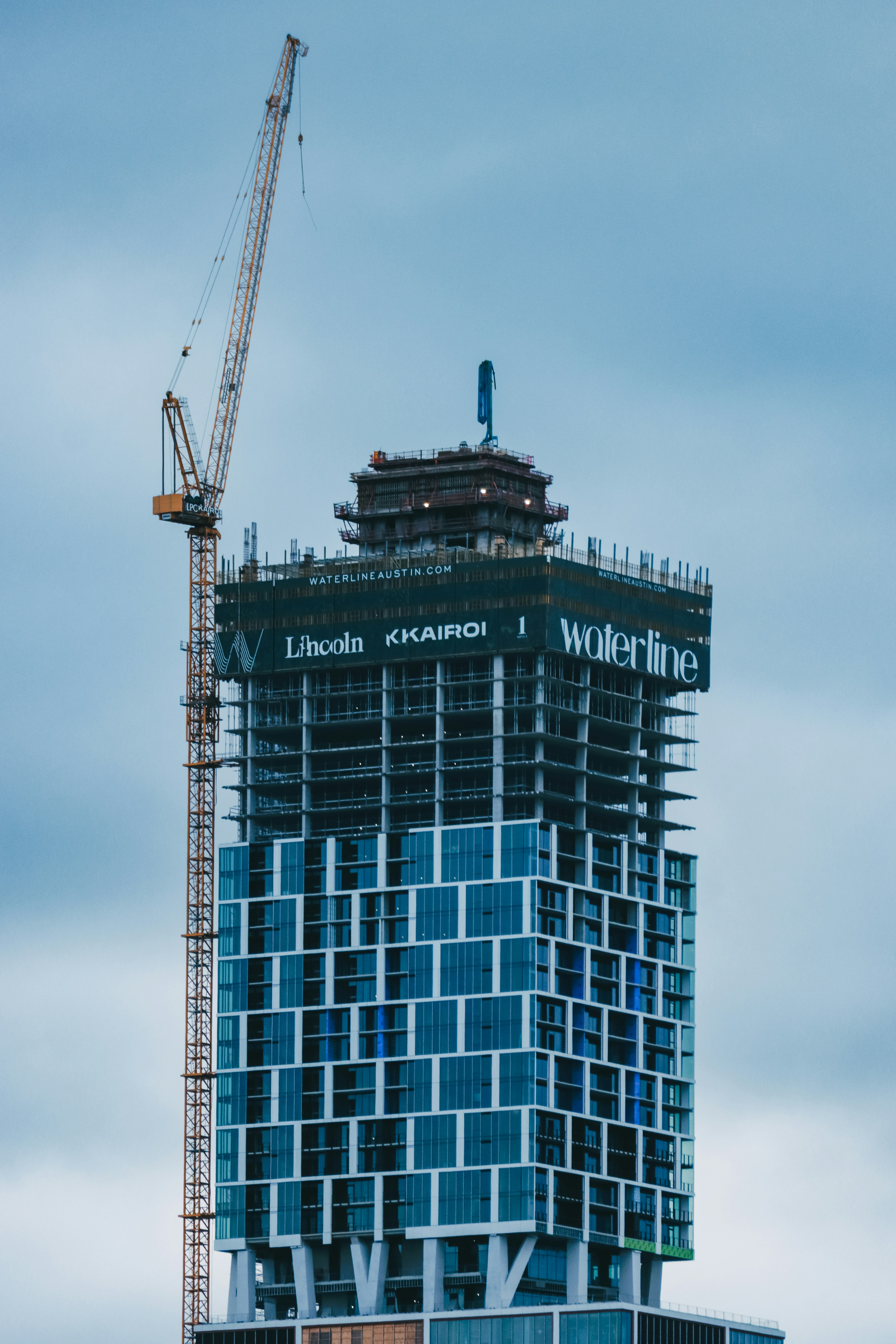 photo-1746047139717-9cb0a70e0302?ixid=M3wxMjA3fDB8MXxzZWFyY2h8MTl8fGh2YWMlMjBjb21wYW55JTIwd2luZHNvcnxlbnwwfHx8fDE3NTM3Njk3NDF8MA\u0026ixlib=rb-4.1.0