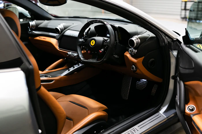 Car detailing photo
