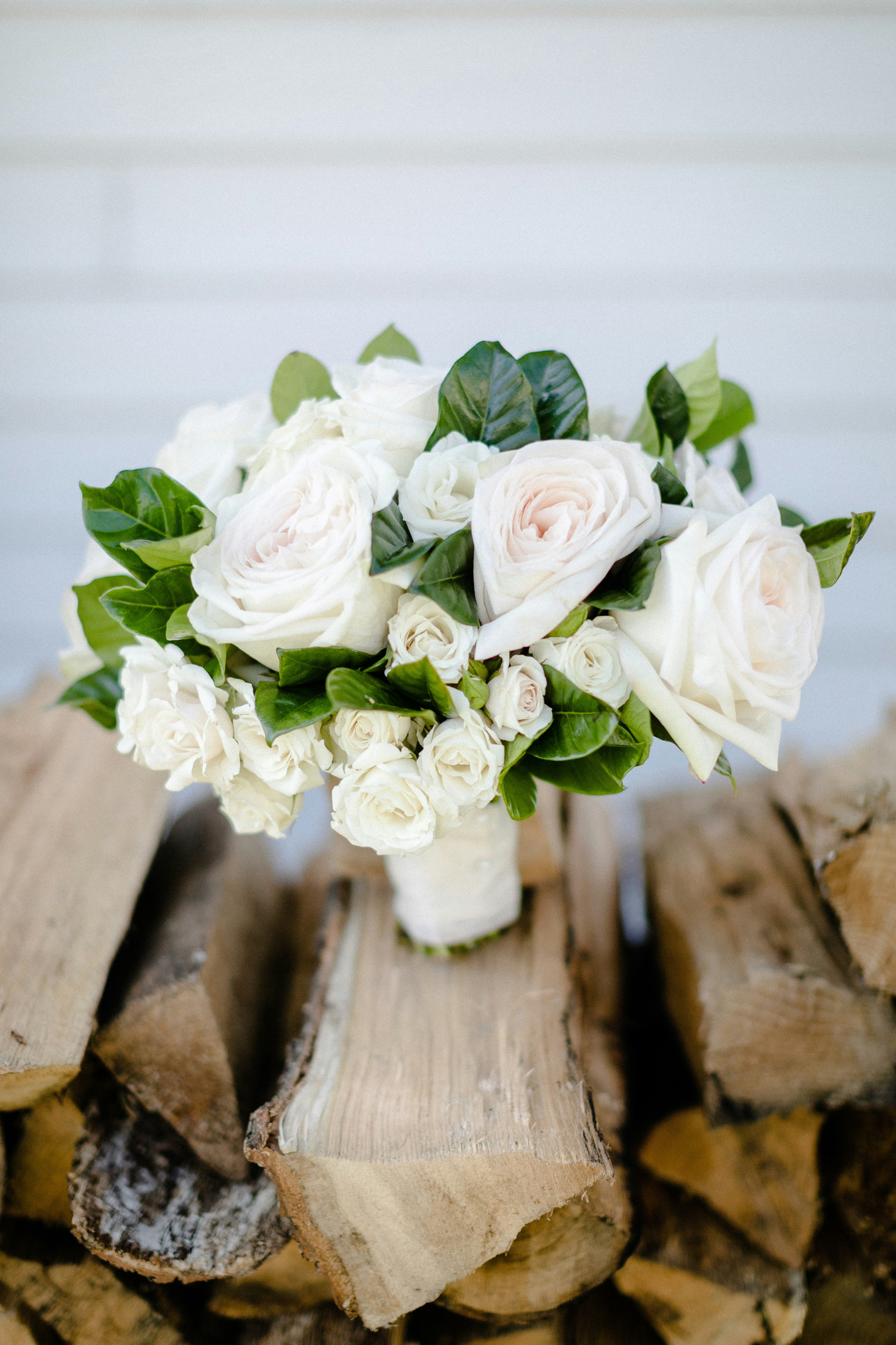 A beautiful bouquet of white roses.