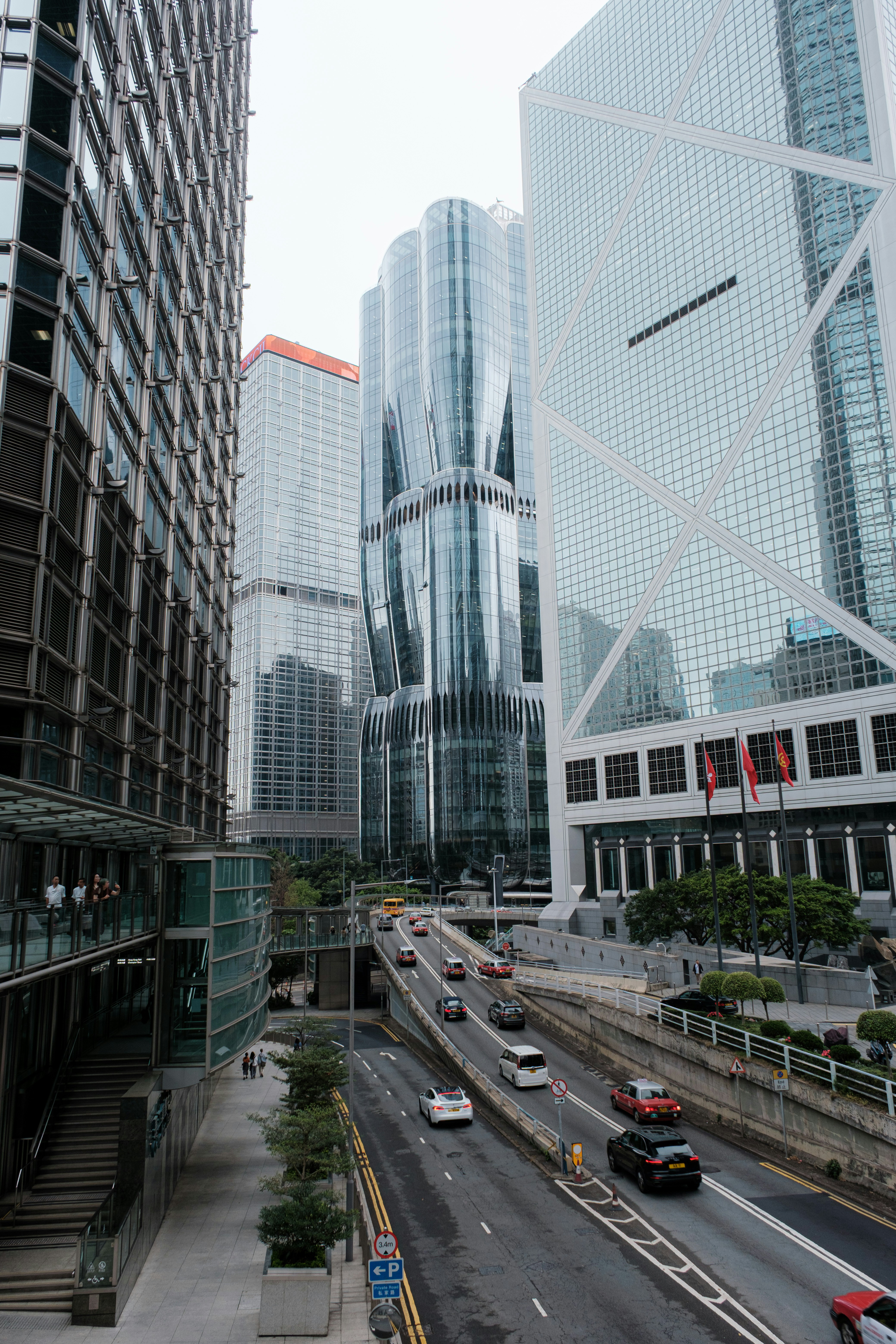 Futures tumble after Wall St banks warn of market pullback, Palantir slides