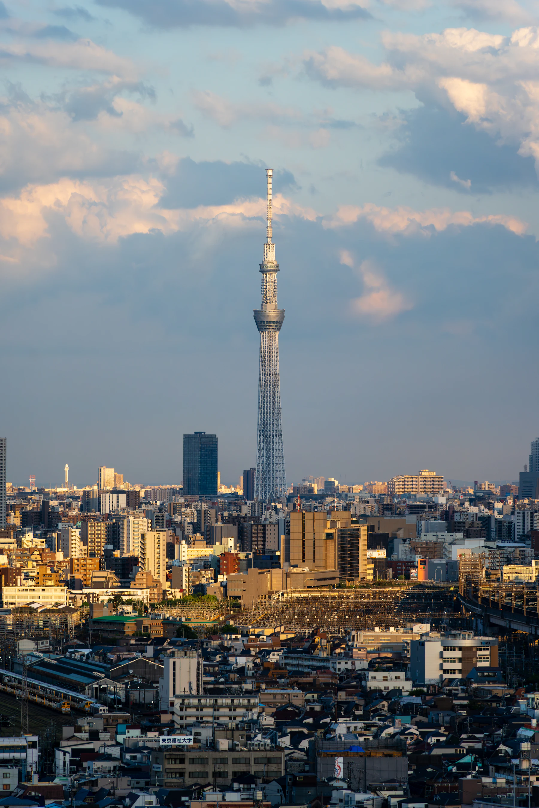 現代的な集合住宅の外観（イメージ写真）